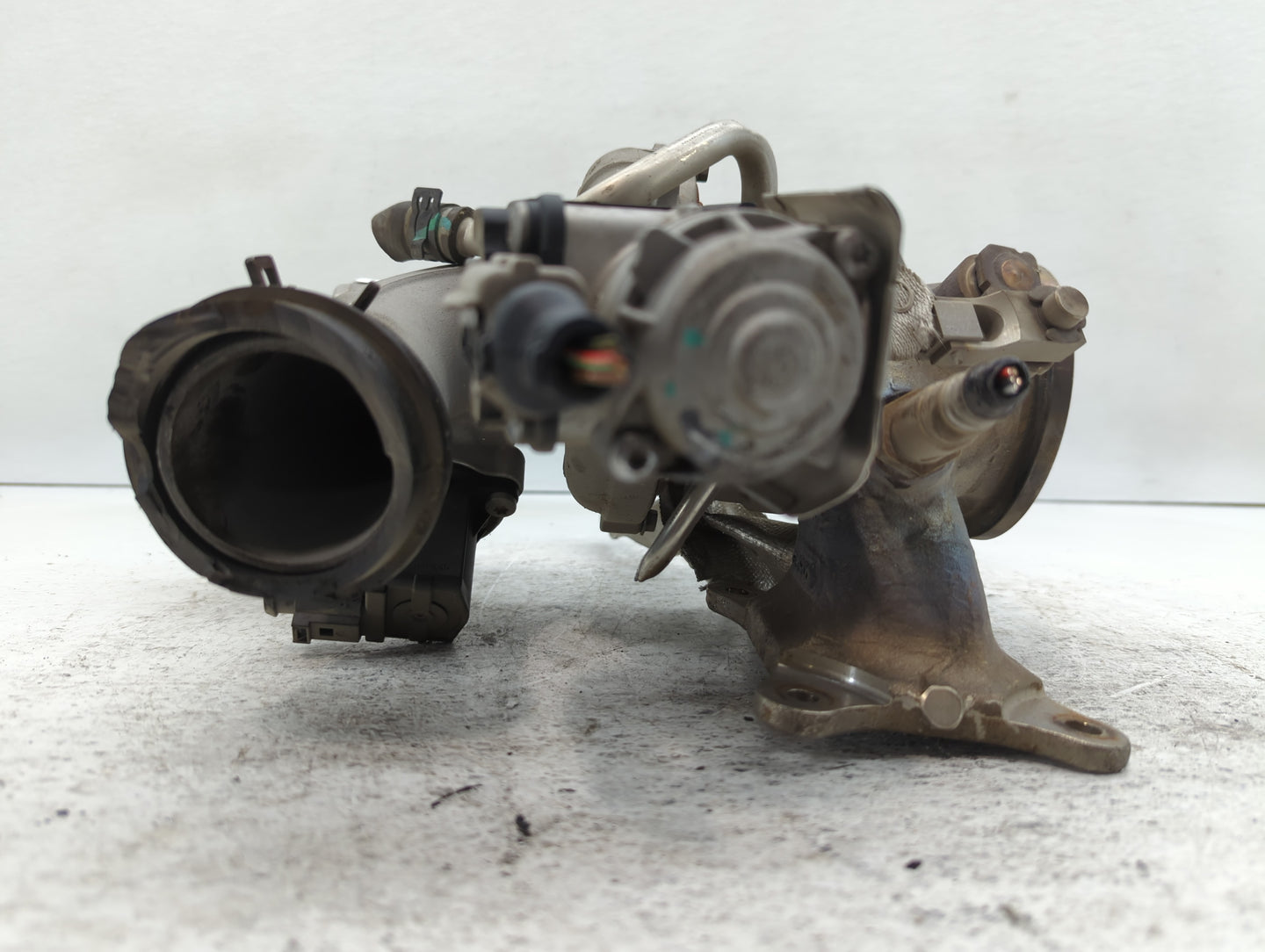 2013 Volkswagen Beetle Turbocharger Exhaust Manifold With Turbo Charger - Oemusedautoparts1.com