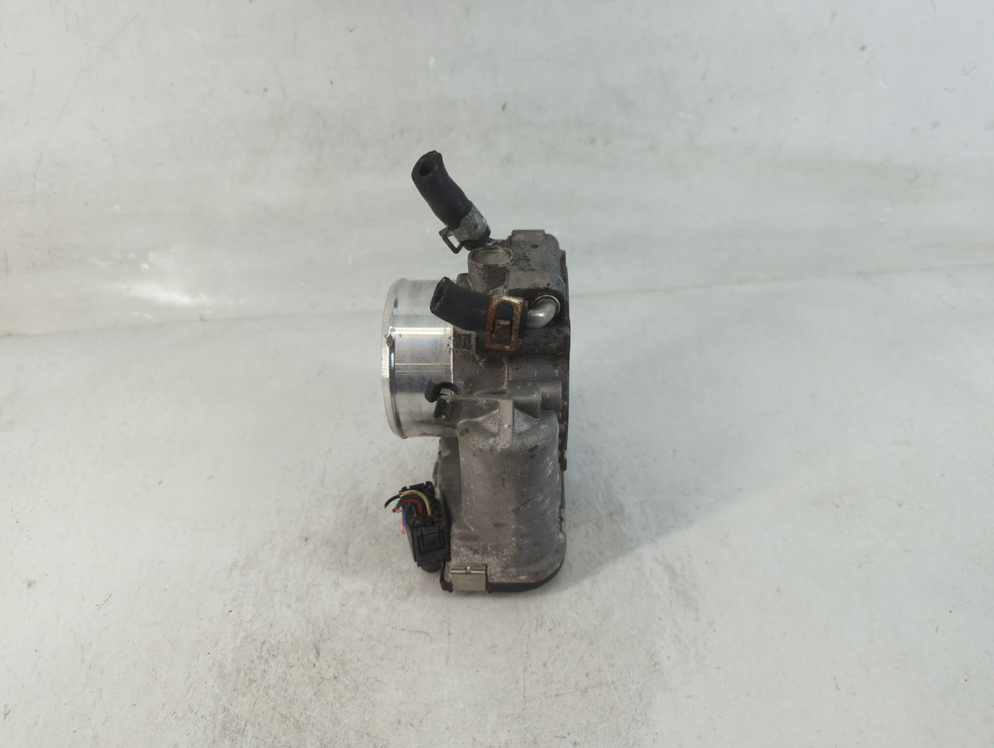 2014-2017 Volkswagen Beetle Throttle Body P/N:35100-2G600 Fits Fits 2014 2015 2016 2017 OEM Used Auto Parts - Oemusedautopar