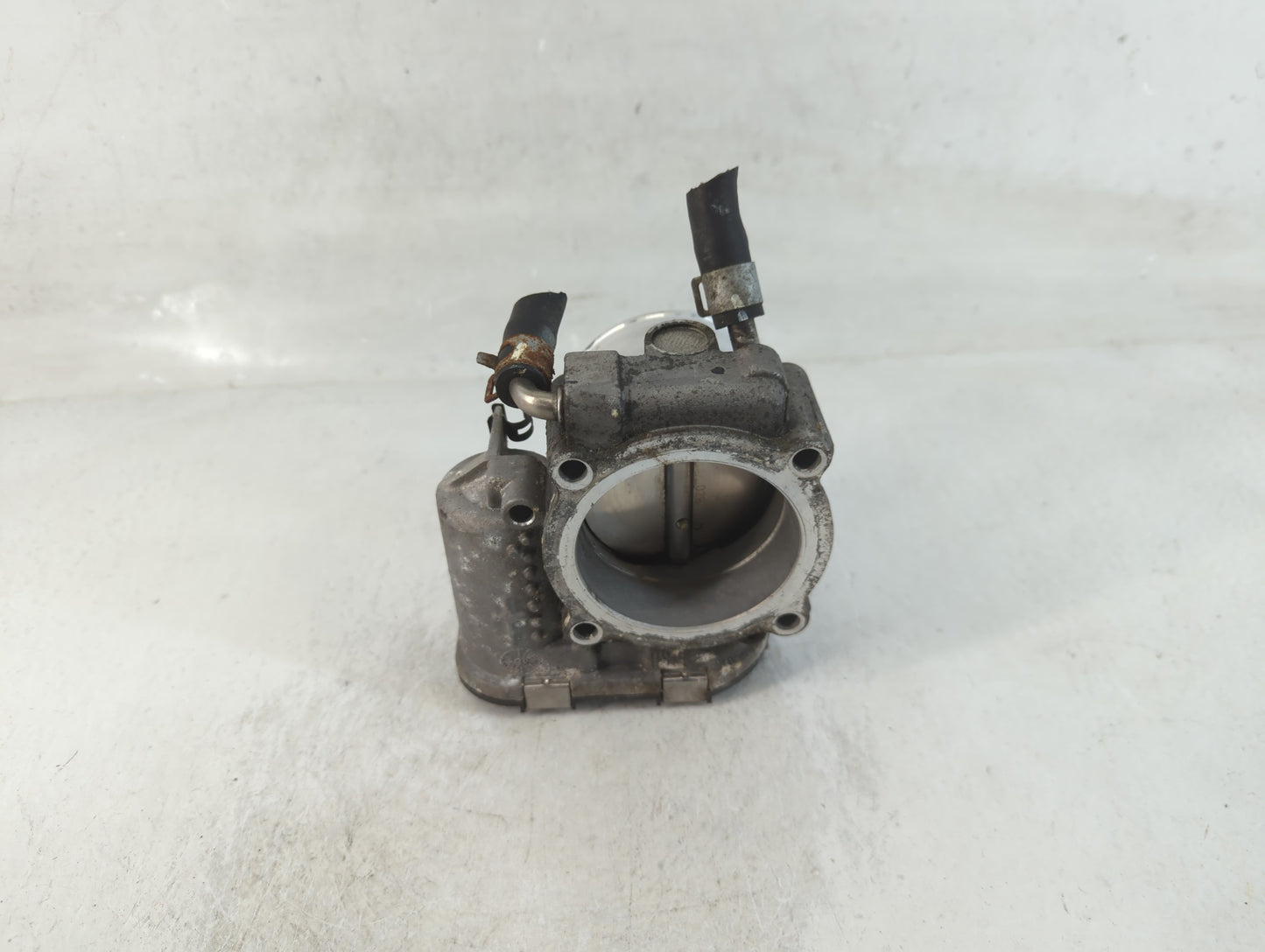 2014-2017 Volkswagen Beetle Throttle Body P/N:35100-2G600 Fits Fits 2014 2015 2016 2017 OEM Used Auto Parts - Oemusedautopar