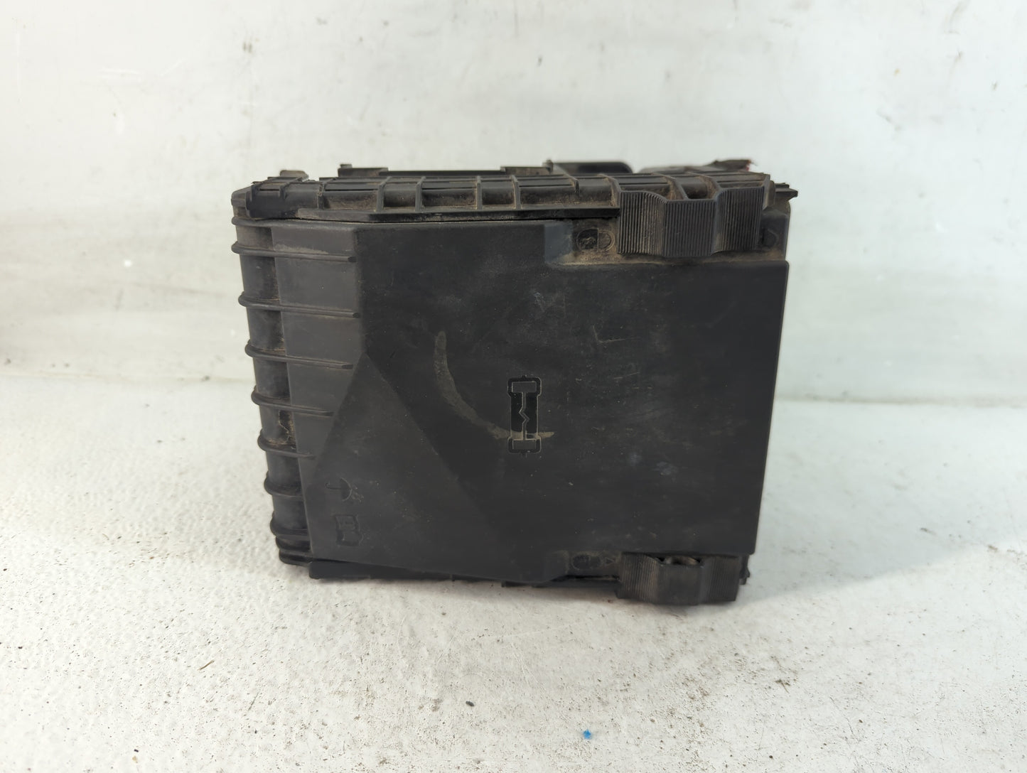 2013-2017 Volkswagen Cc Fusebox Fuse Box Panel Relay Module P/N:23203163 Fits OEM Used Auto Parts - Oemusedautoparts1.com