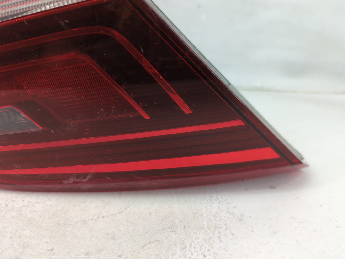 2013-2017 Volkswagen Cc Tail Light Assembly Passenger Right OEM P/N:3C8 945 307 AA Fits Fits 2013 2014 2015 2016 2017 OEM Us