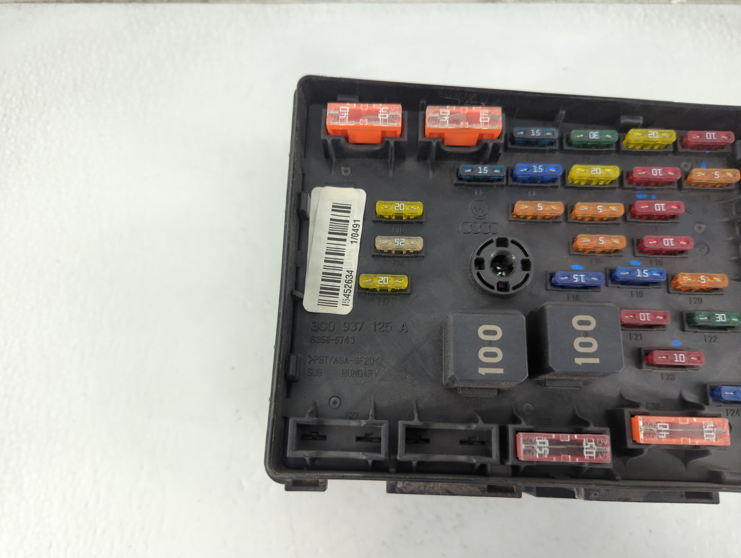 2013-2017 Volkswagen Cc Fusebox Fuse Box Panel Relay Module P/N:1K0.937.132 Fits OEM Used Auto Parts - Oemusedautoparts1.com