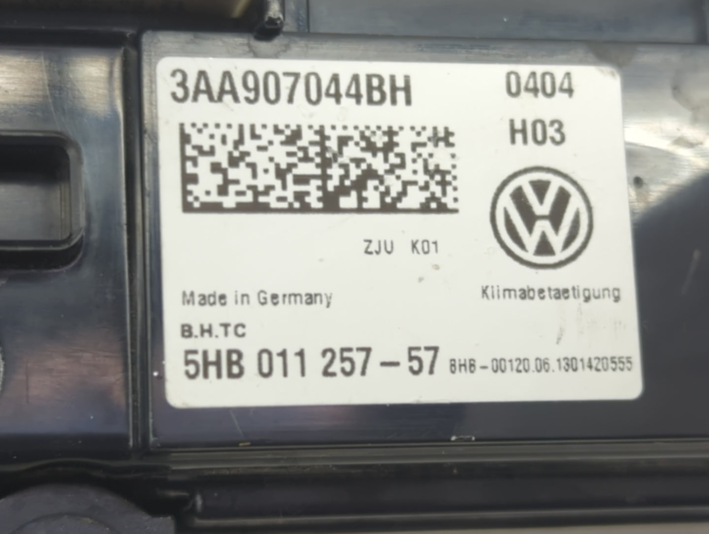 2013-2014 Volkswagen Cc Climate Control Module Temperature AC/Heater Replacement P/N:3AA907044BH Fits Fits 2013 2014 OEM Use