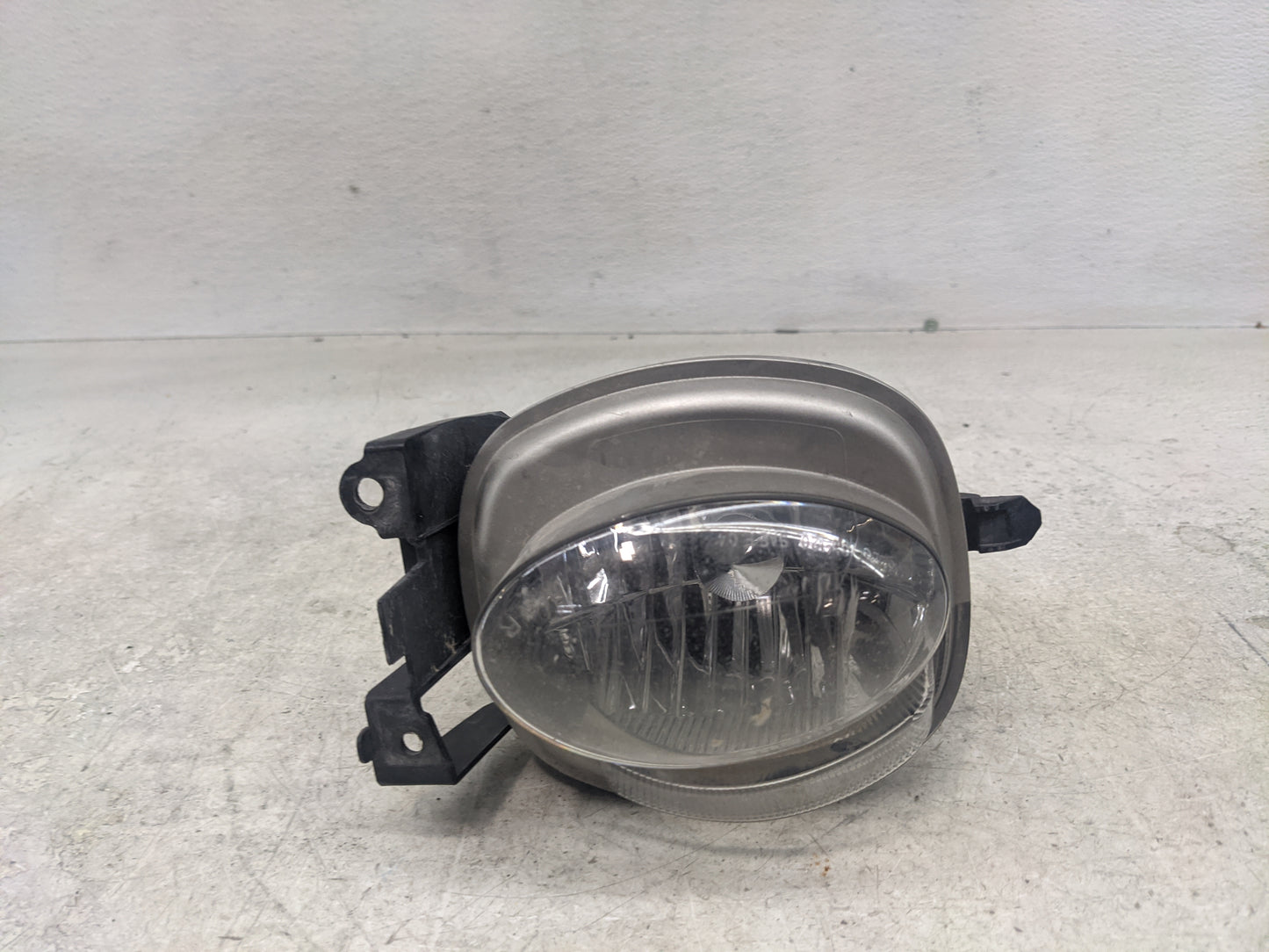2013-2017 Volkswagen Cc Passenger Right Oem Fog Light Lamp - Oemusedautoparts1.com