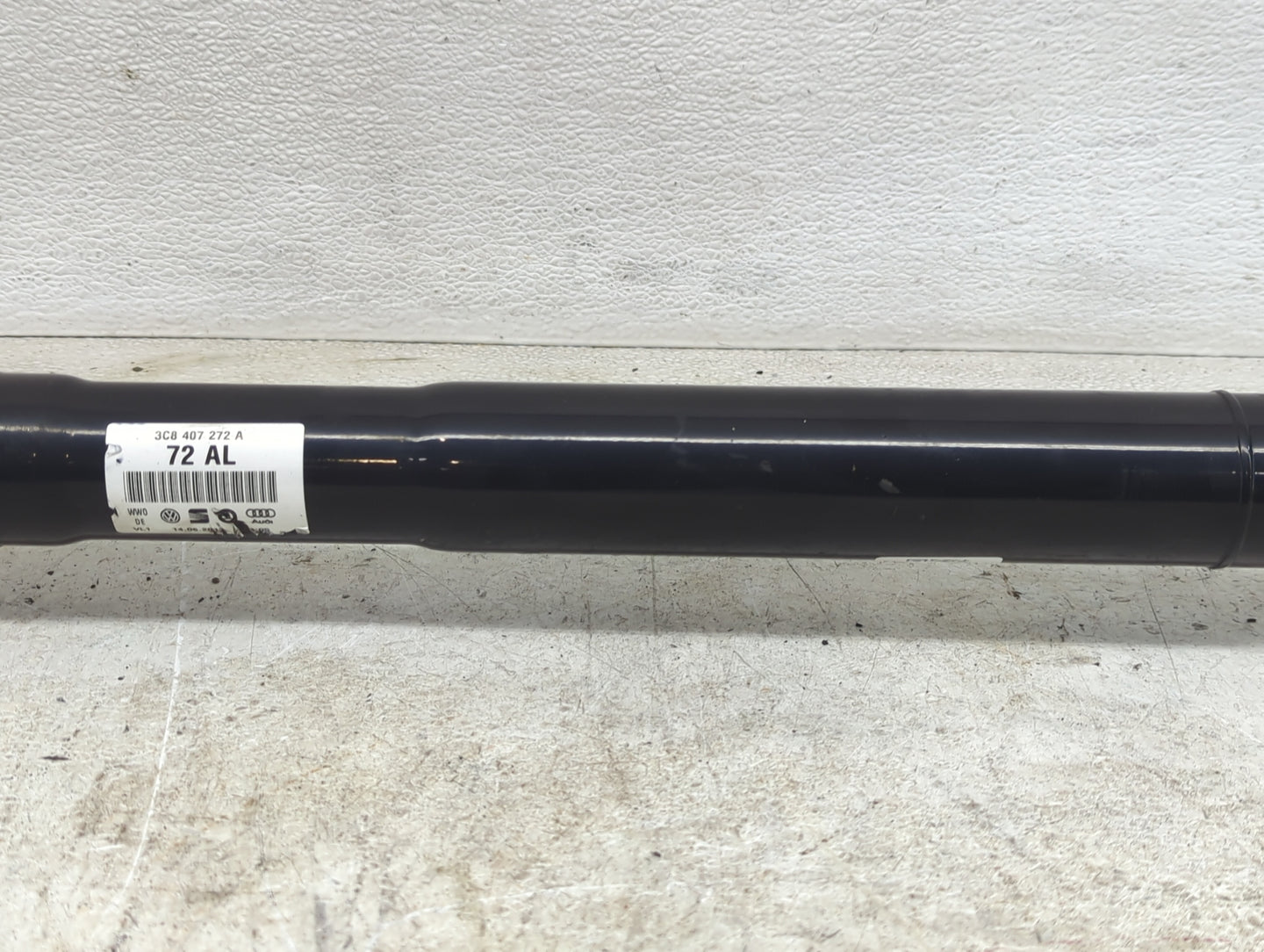 2011-2017 Volkswagen Cc Axle Shaft Front Driver Cv C/v - Oemusedautoparts1.com