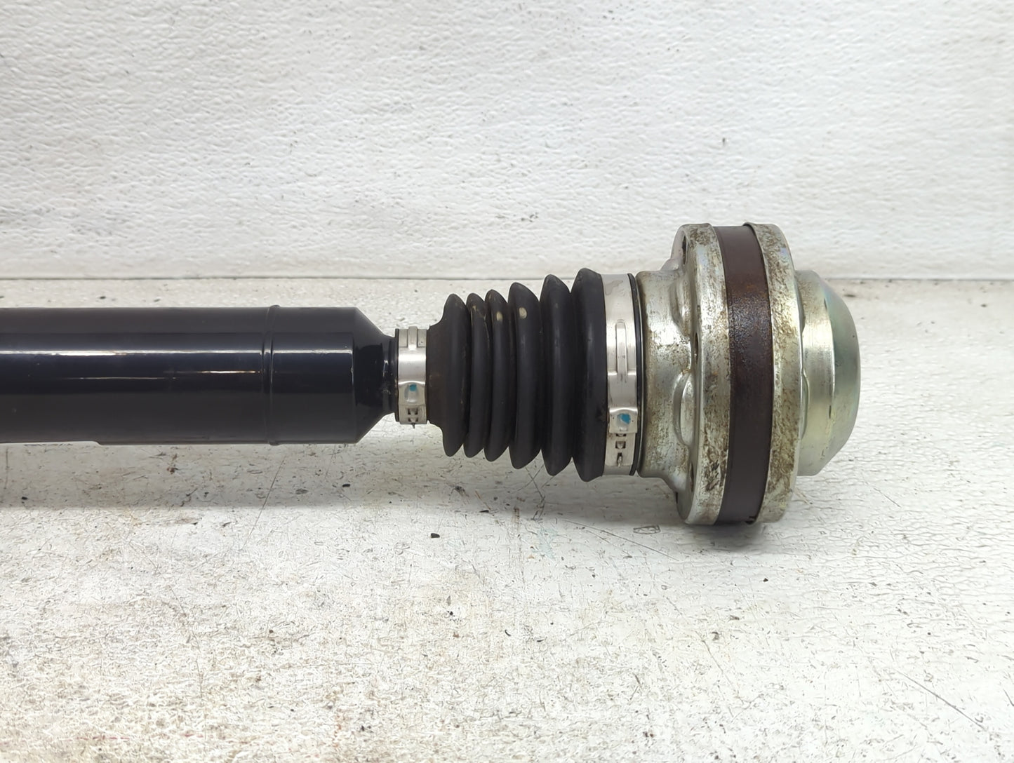 2011-2017 Volkswagen Cc Axle Shaft Front Driver Cv C/v - Oemusedautoparts1.com