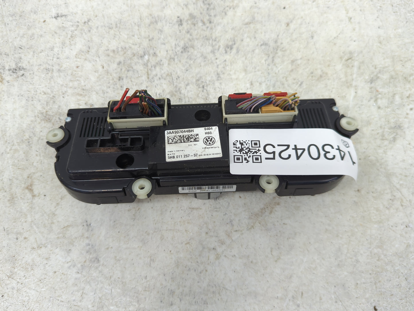 2013-2014 Volkswagen Cc Climate Control Module Temperature AC/Heater Replacement P/N:3AA907044BH 5HB011257-57 Fits Fits 2013