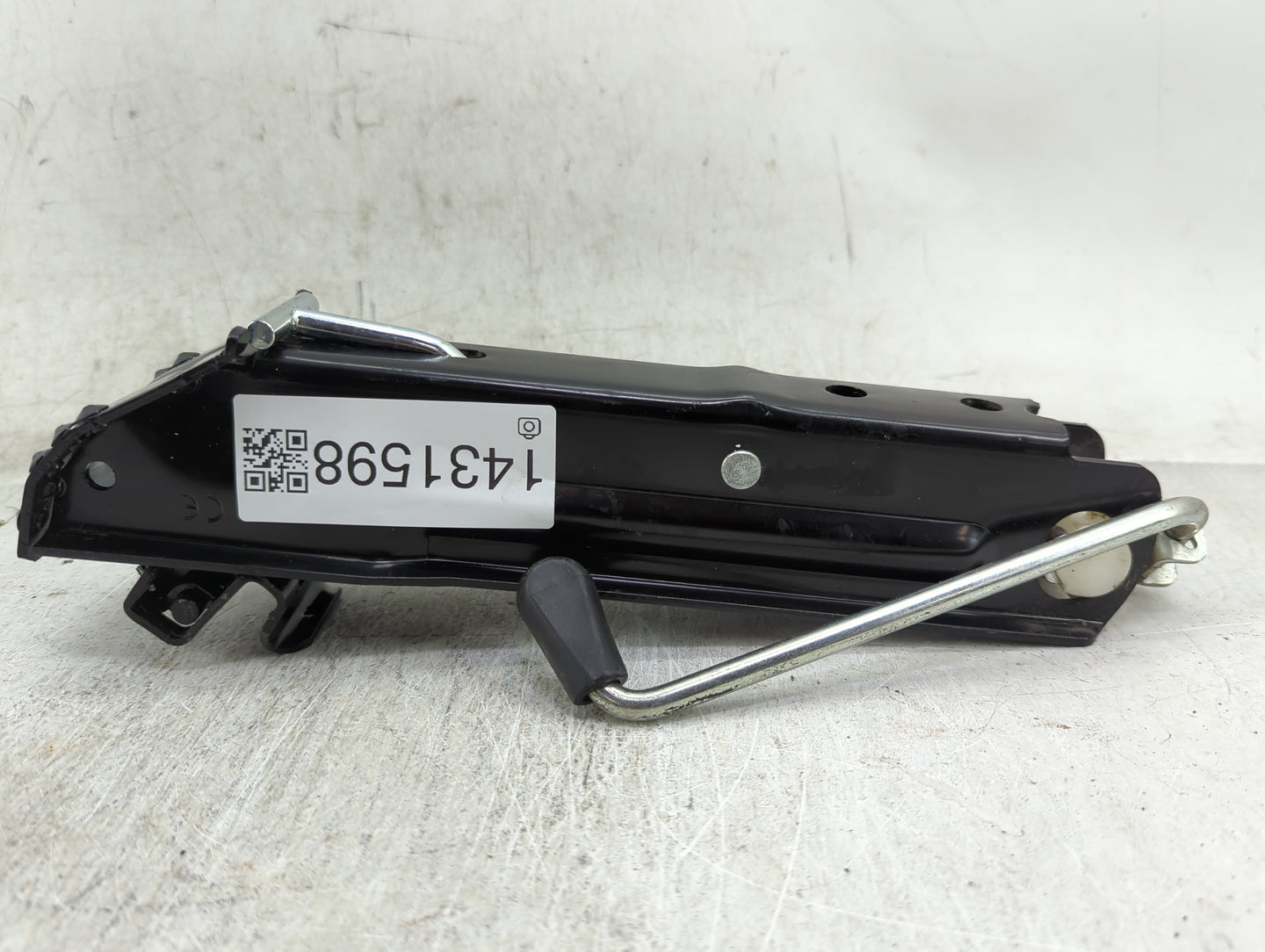 2014 Volkswagen Cc Spare Scissor Car Jack - Oemusedautoparts1.com