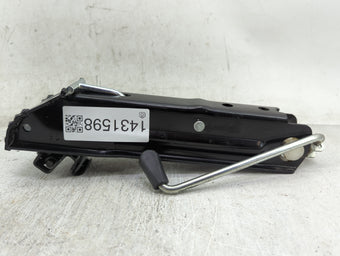 compare product 2014 Volkswagen Cc Spare Scissor Car Jack