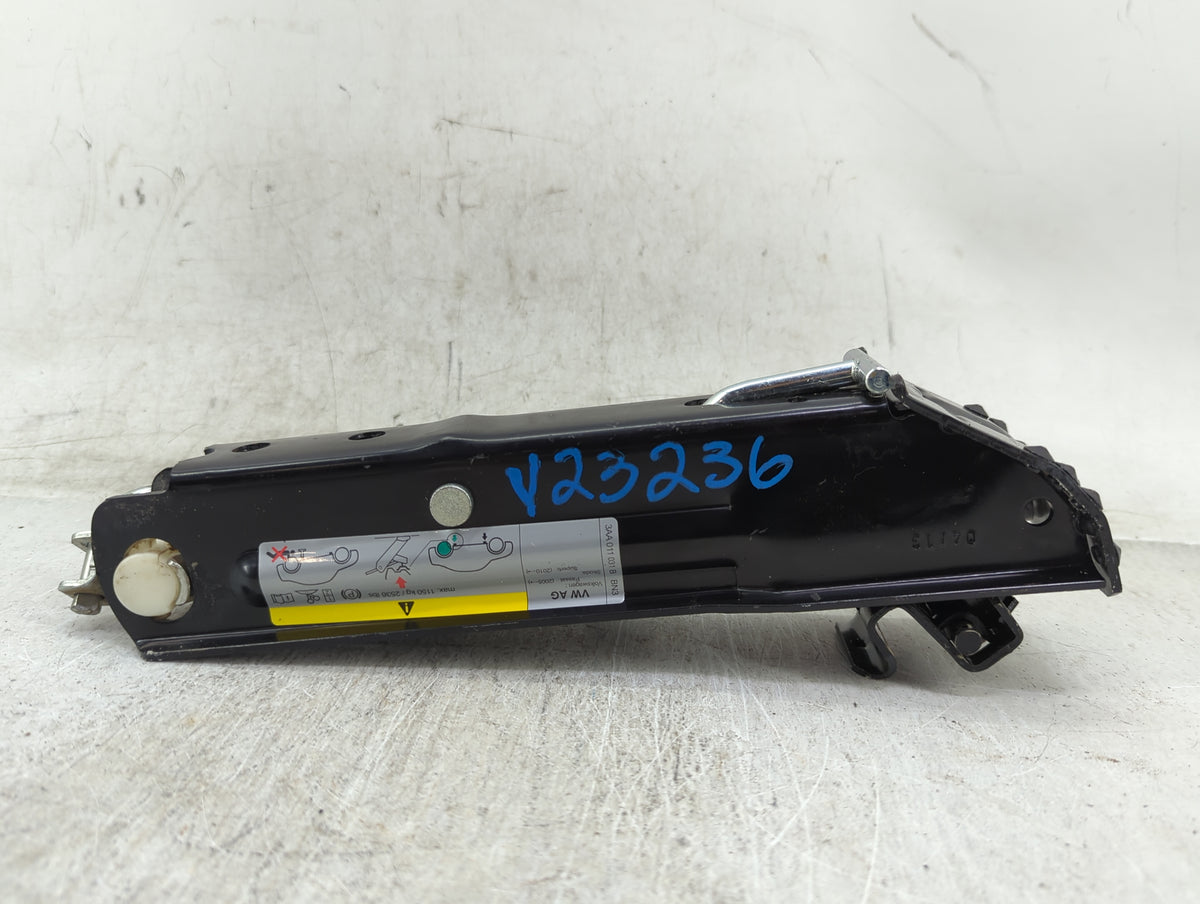 2014 Volkswagen Cc Spare Scissor Car Jack - Oemusedautoparts1.com