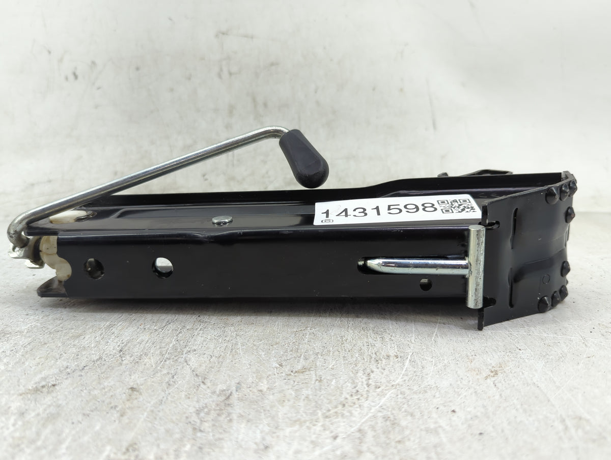 2014 Volkswagen Cc Spare Scissor Car Jack - Oemusedautoparts1.com