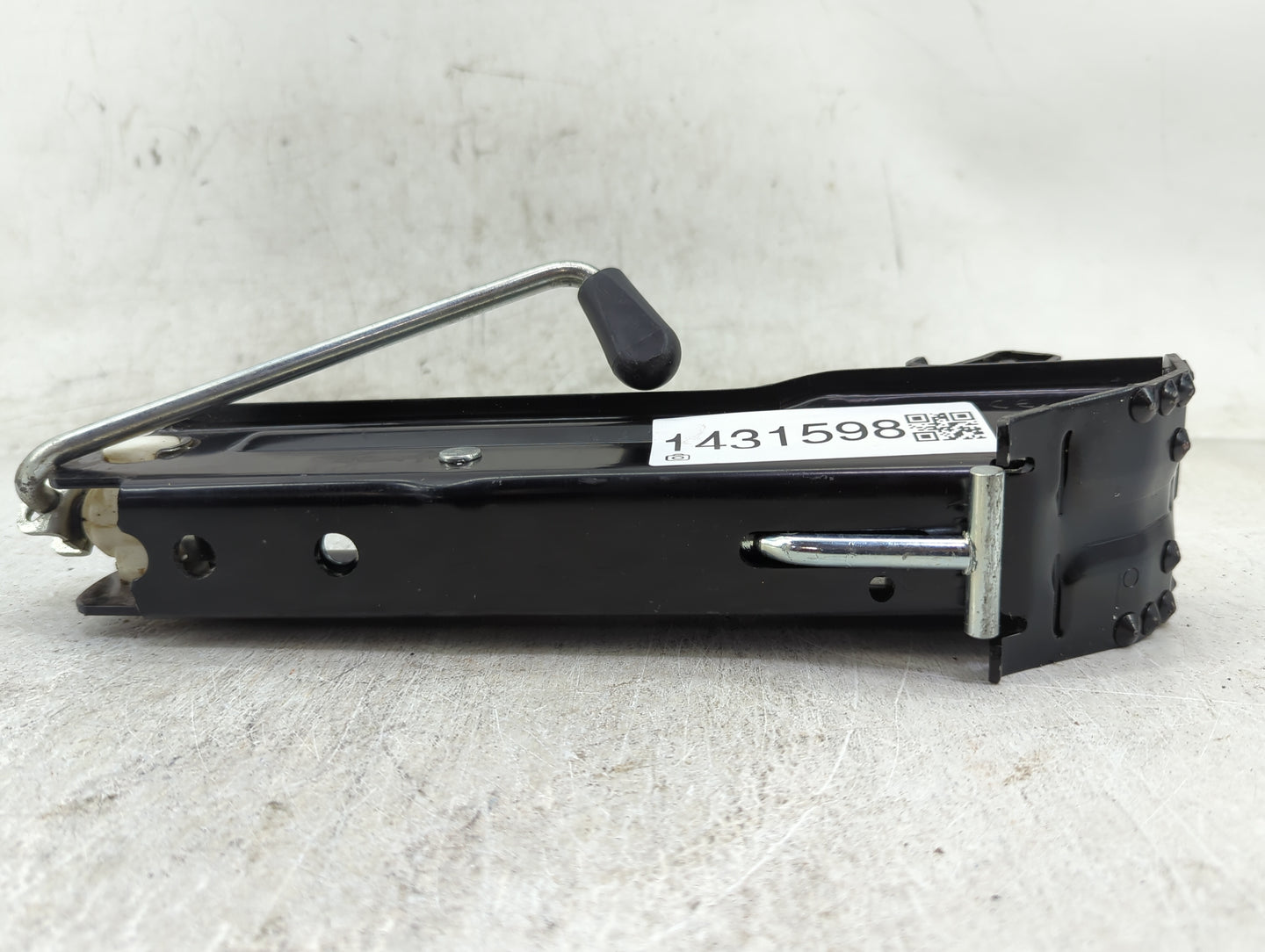 2014 Volkswagen Cc Spare Scissor Car Jack - Oemusedautoparts1.com