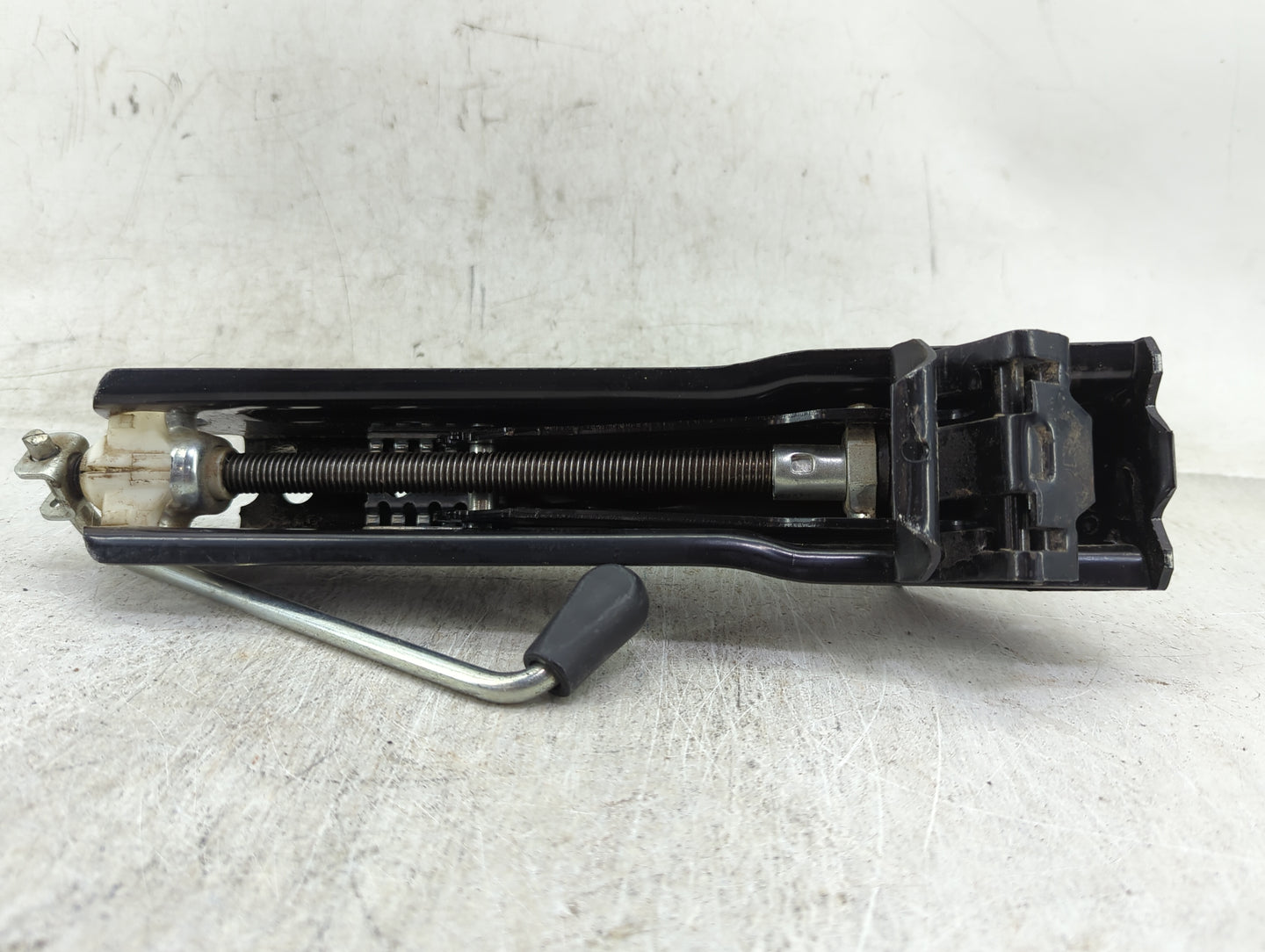 2014 Volkswagen Cc Spare Scissor Car Jack - Oemusedautoparts1.com