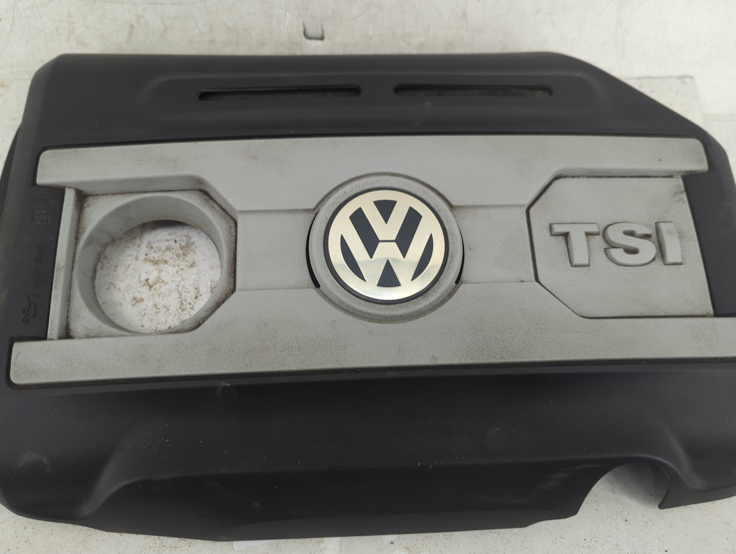 2014 Volkswagen Cc Engine Cover - Oemusedautoparts1.com