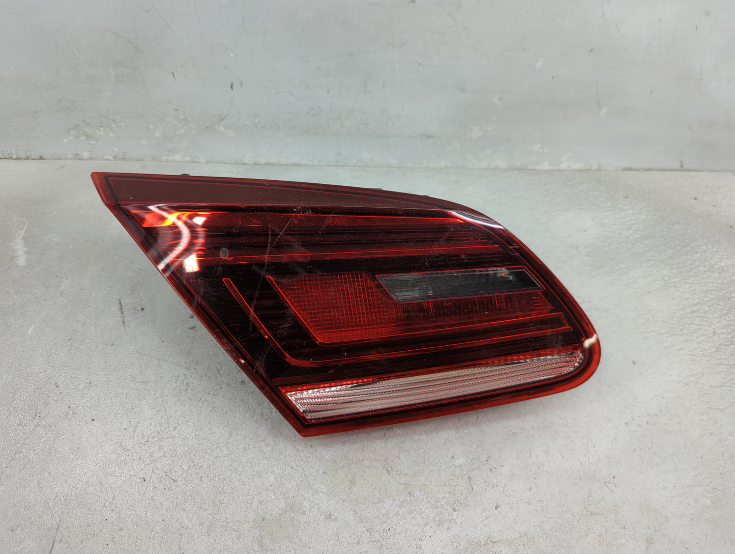 2013-2017 Volkswagen Cc Tail Light Assembly Passenger Right OEM P/N:3C8 945 307 R Fits Fits 2013 2014 2015 2016 2017 OEM Use