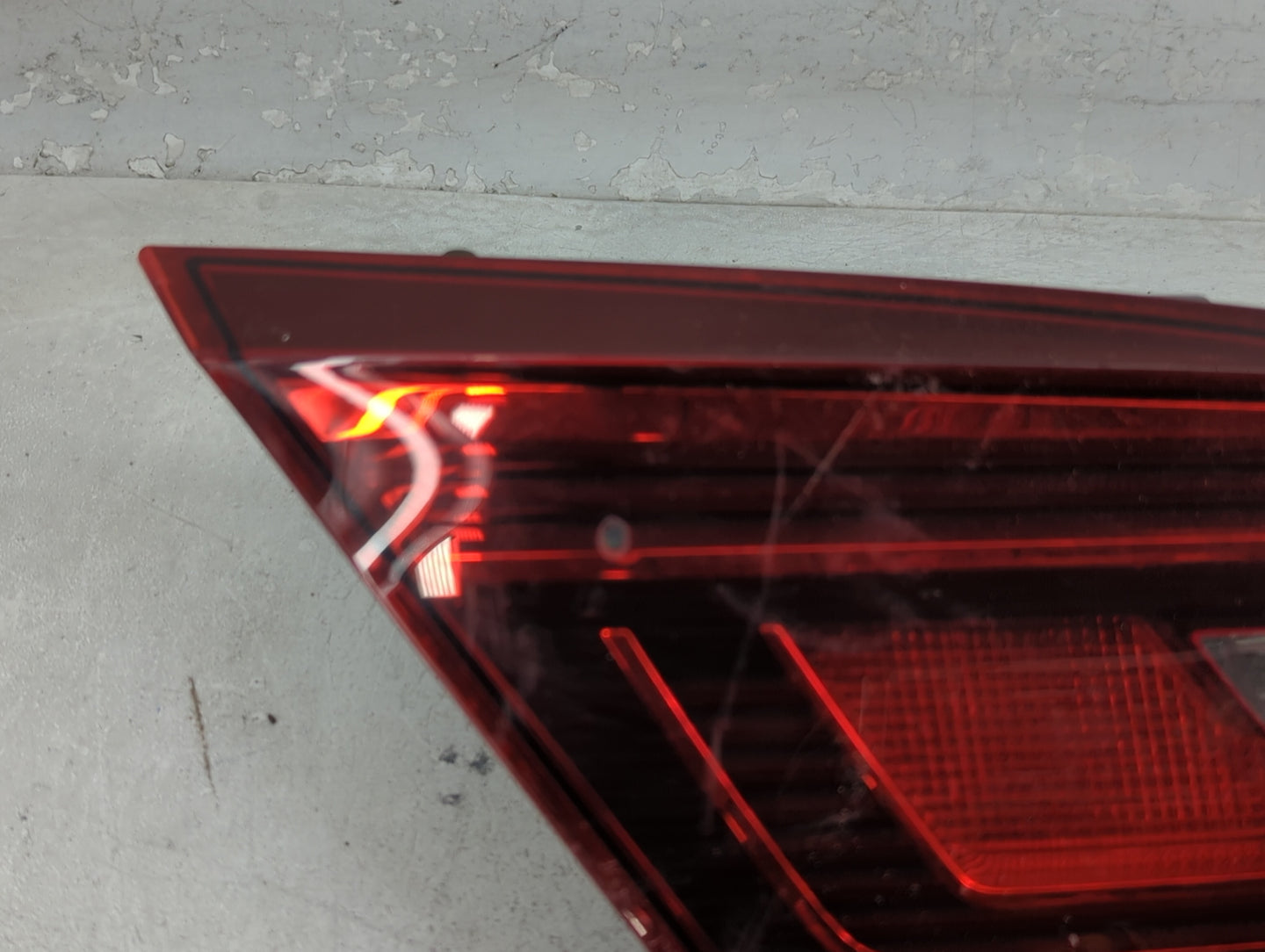 2013-2017 Volkswagen Cc Tail Light Assembly Passenger Right OEM P/N:3C8 945 307 R Fits Fits 2013 2014 2015 2016 2017 OEM Use