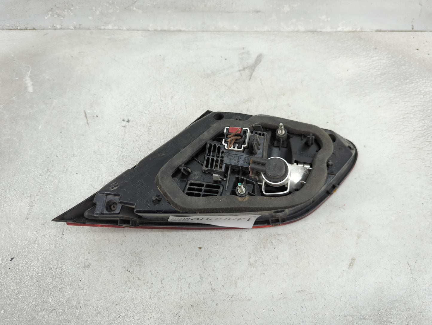 2013-2017 Volkswagen Cc Tail Light Assembly Passenger Right OEM P/N:3C8 945 307 R Fits Fits 2013 2014 2015 2016 2017 OEM Use