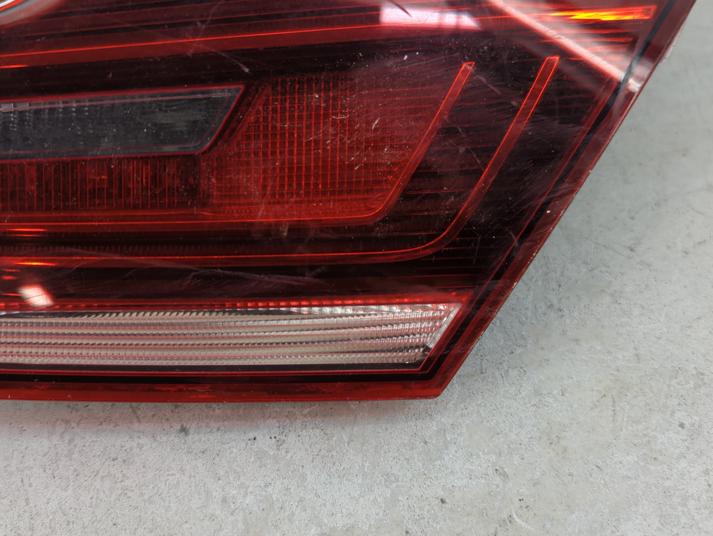 2013-2017 Volkswagen Cc Tail Light Assembly Passenger Right OEM P/N:3C8 945 308 Fits Fits 2013 2014 2015 2016 2017 OEM Used 