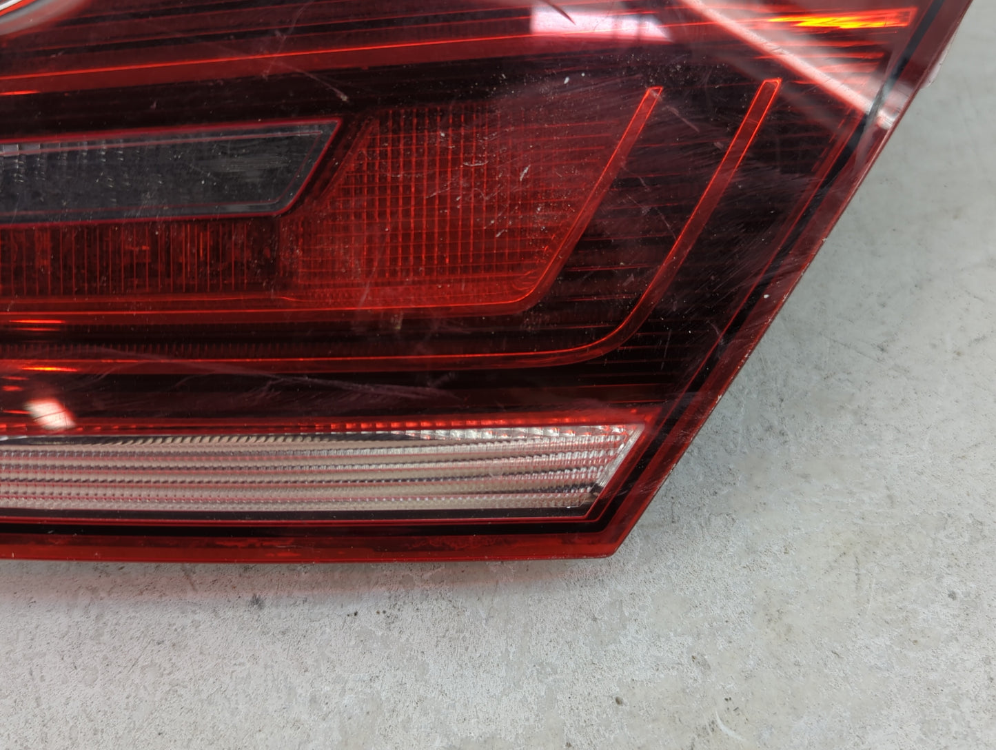 2013-2017 Volkswagen Cc Tail Light Assembly Passenger Right OEM P/N:3C8 945 308 Fits Fits 2013 2014 2015 2016 2017 OEM Used 