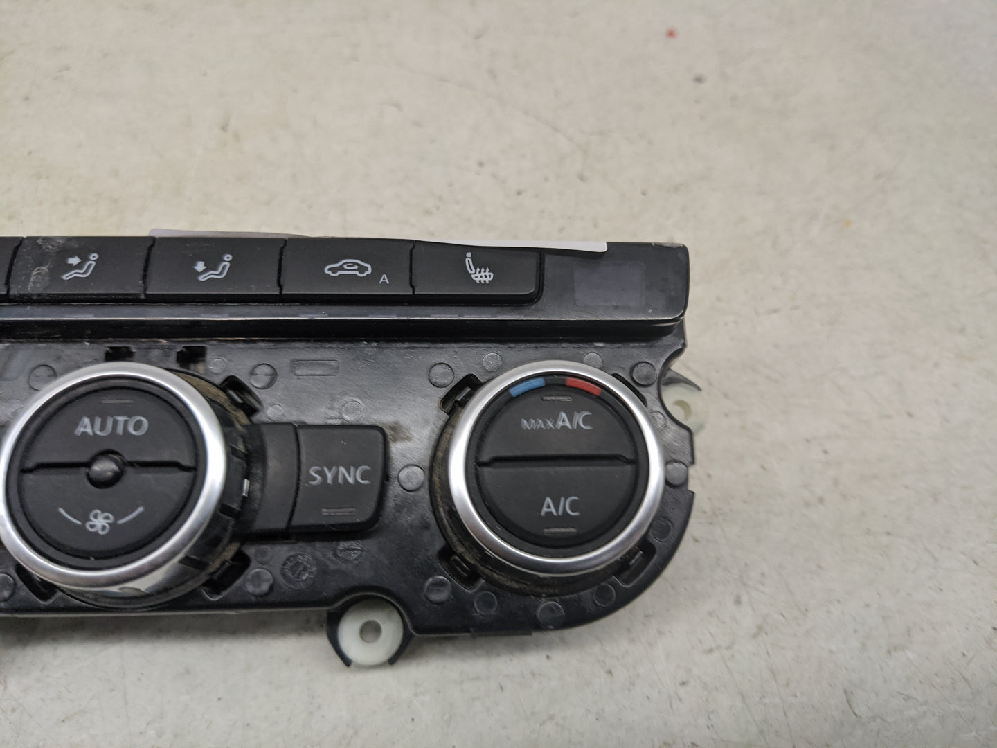 2013-2014 Volkswagen Cc Climate Control Module Temperature AC/Heater Replacement P/N:3AA907044BH 5HB011257-57 Fits Fits 2013