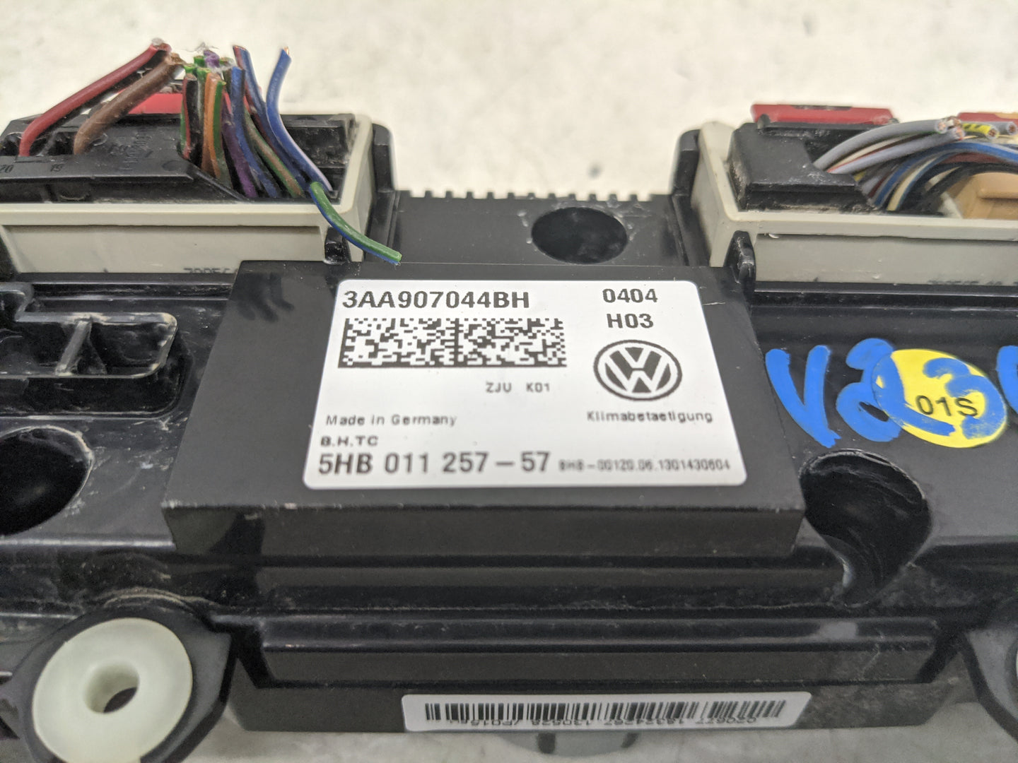 2013-2014 Volkswagen Cc Climate Control Module Temperature AC/Heater Replacement P/N:3AA907044BH 5HB011257-57 Fits Fits 2013