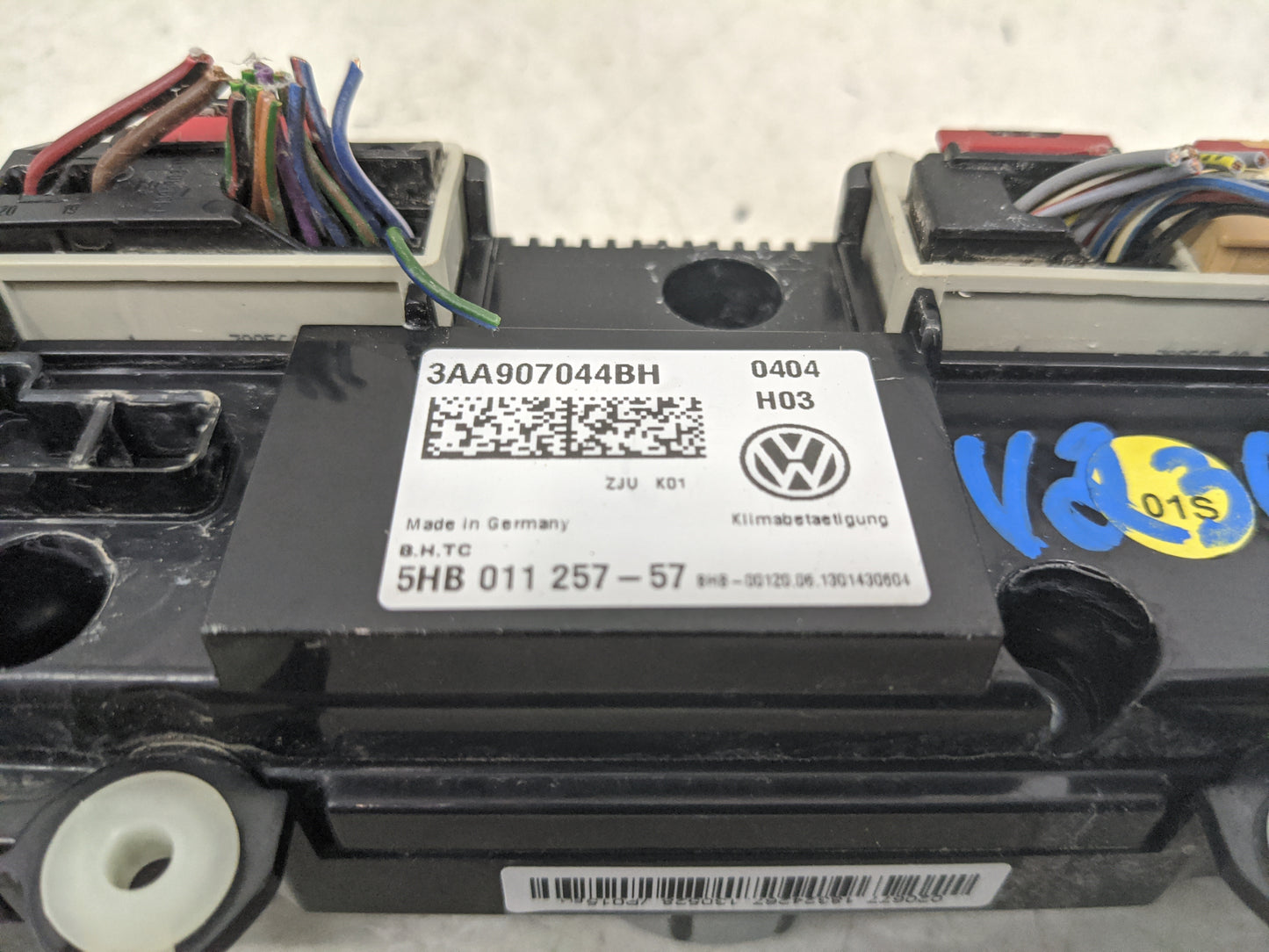 2013-2014 Volkswagen Cc Climate Control Module Temperature AC/Heater Replacement P/N:3AA907044BH 5HB011257-57 Fits Fits 2013