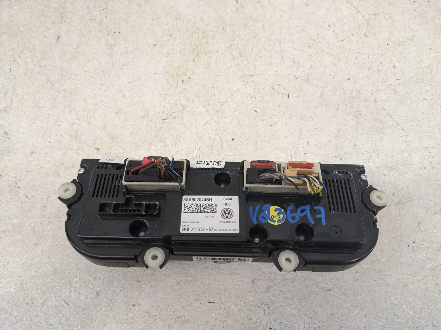 2013-2014 Volkswagen Cc Climate Control Module Temperature AC/Heater Replacement P/N:3AA907044BH 5HB011257-57 Fits Fits 2013