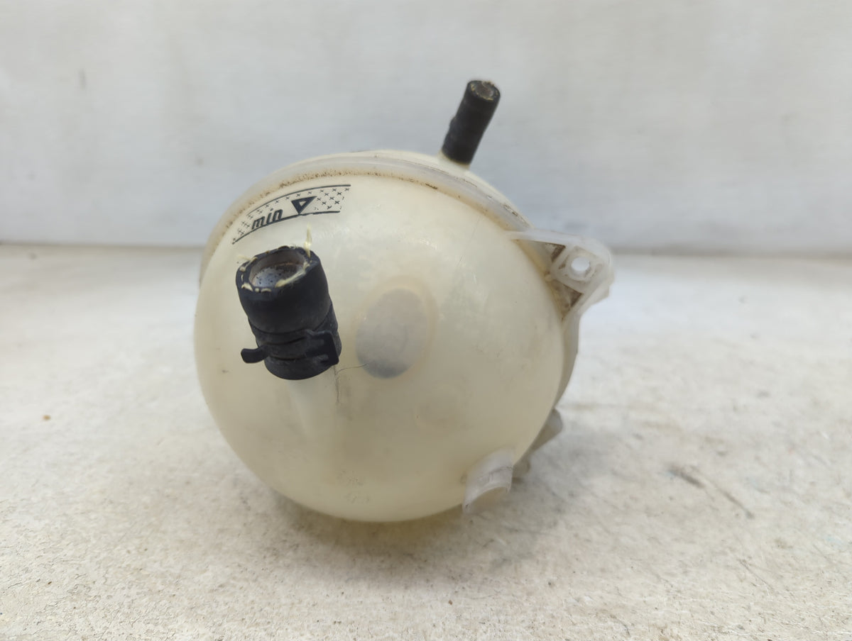 2009-2017 Volkswagen Cc Radiator Coolant Overflow Expansion Tank Bottle 1465532 - Oemusedautoparts1.com