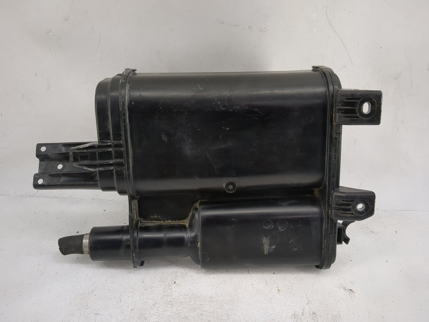 2014 Volkswagen Cc Fuel Vapor Charcoal Canister - Oemusedautoparts1.com