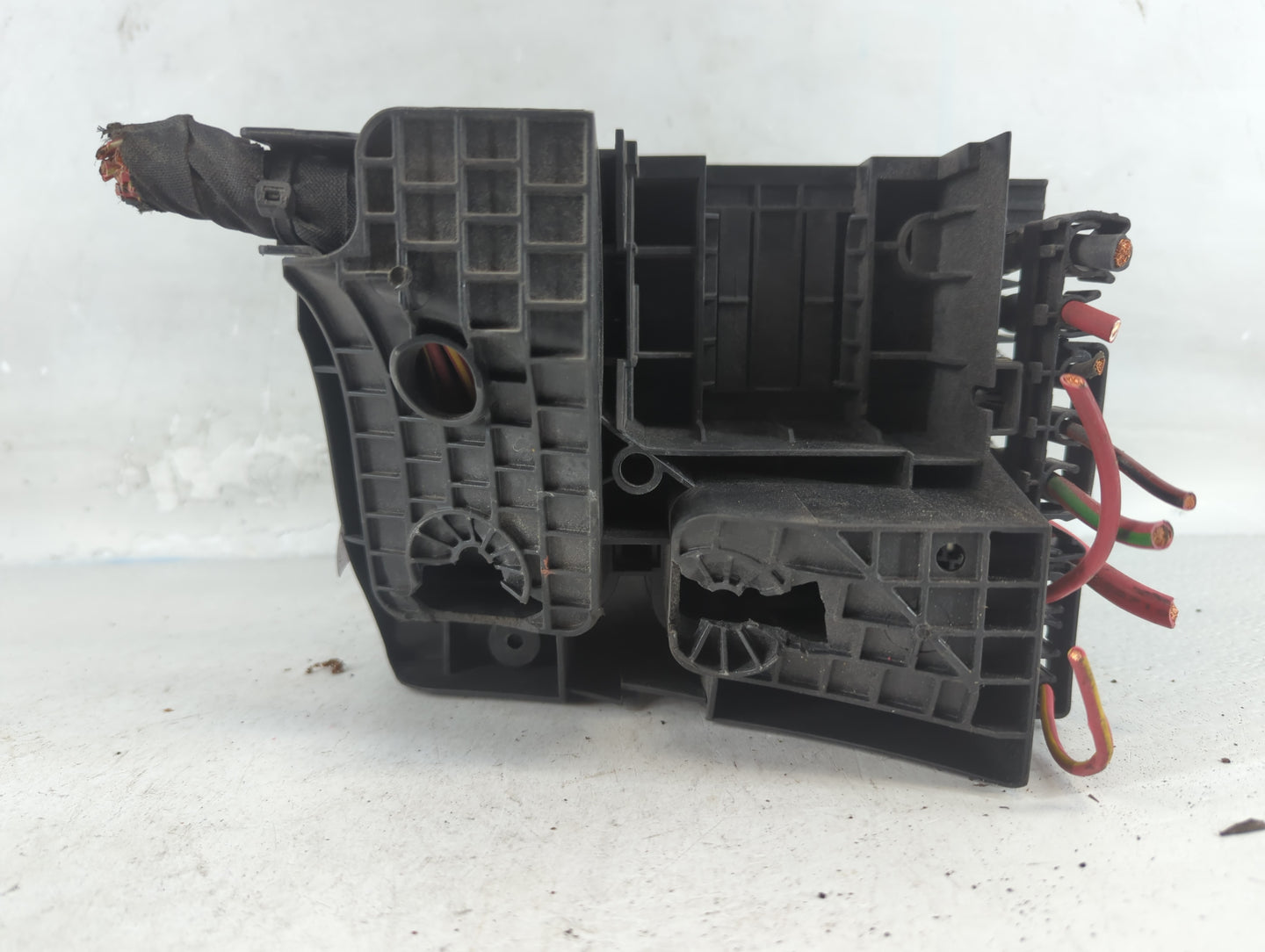 2013-2017 Volkswagen Cc Fusebox Fuse Box Panel Relay Module P/N:6359-5743 3C0 937 125 A Fits OEM Used Auto Parts - Oemusedau