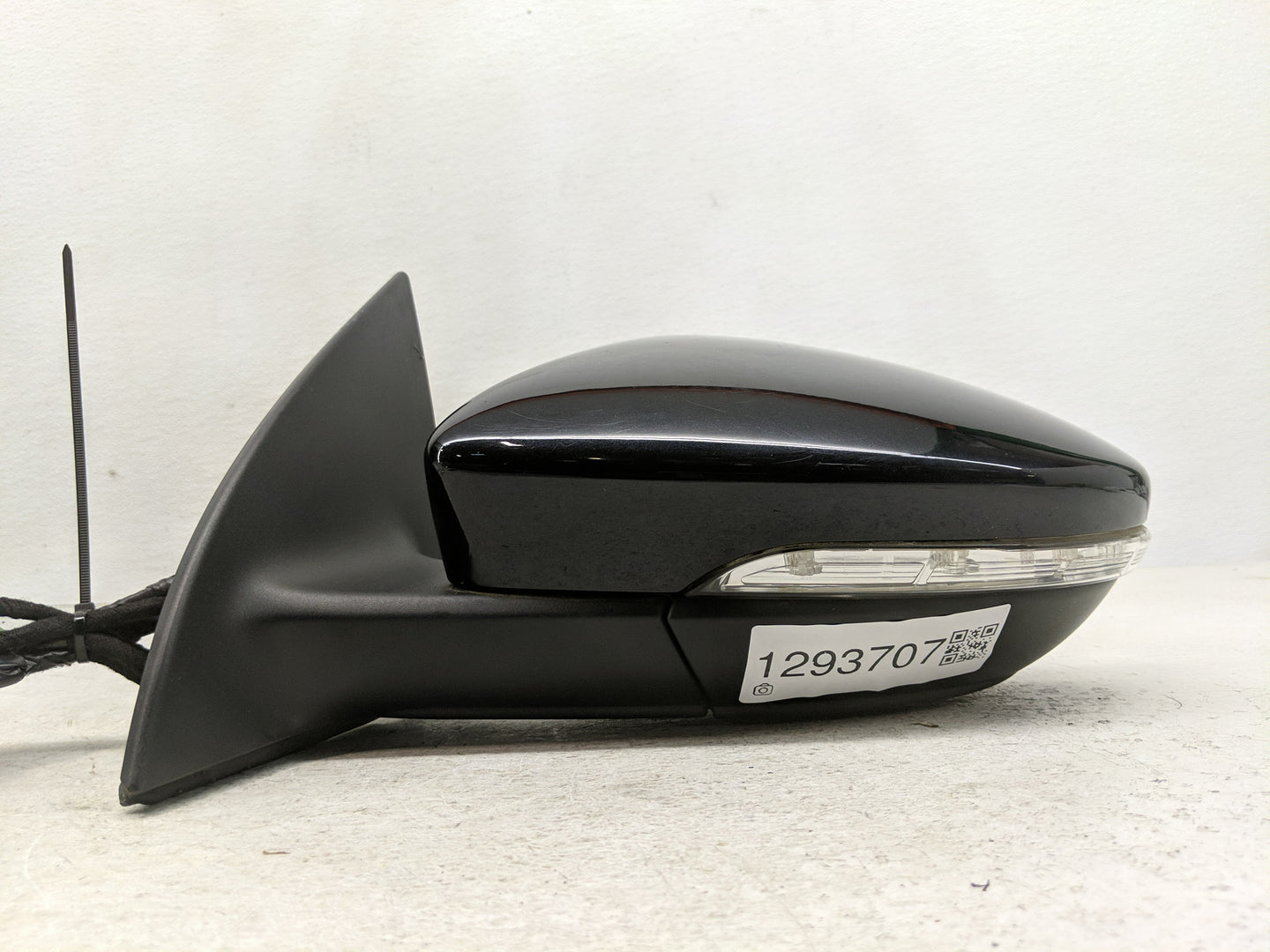 2009-2016 Volkswagen Eos Driver Side View Mirror - Left Door Mirror OEM Used - Oemusedautoparts1.com