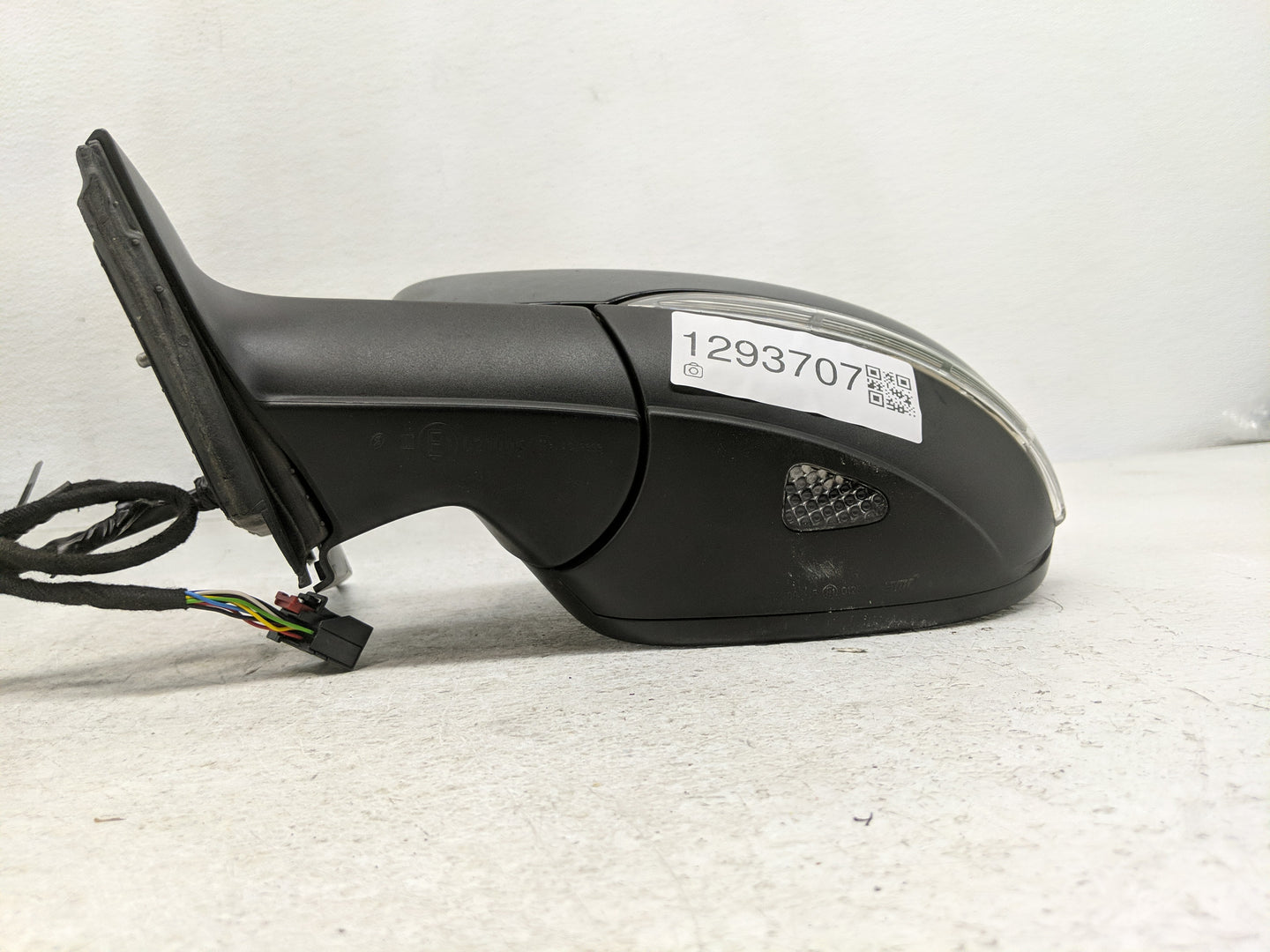 2009-2016 Volkswagen Eos Driver Side View Mirror - Left Door Mirror OEM Used - Oemusedautoparts1.com