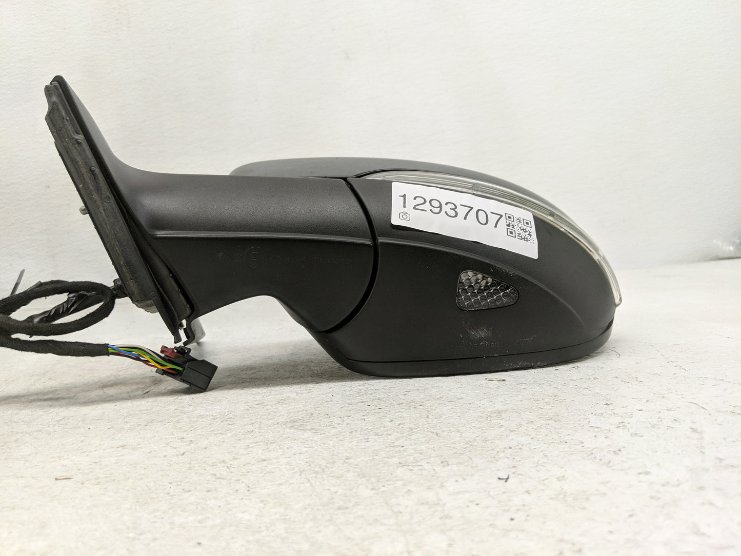 2009-2016 Volkswagen Eos Driver Side View Mirror - Left Door Mirror OEM Used - Oemusedautoparts1.com