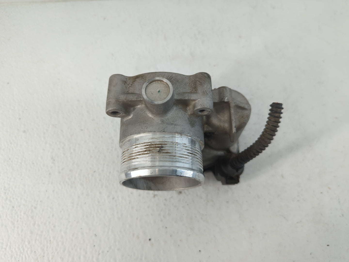 2014-2017 Volkswagen Jetta Throttle Body P/N:06K 133 06 Fits Fits 2014 2015 2016 2017 OEM Used Auto Parts - Oemusedautoparts