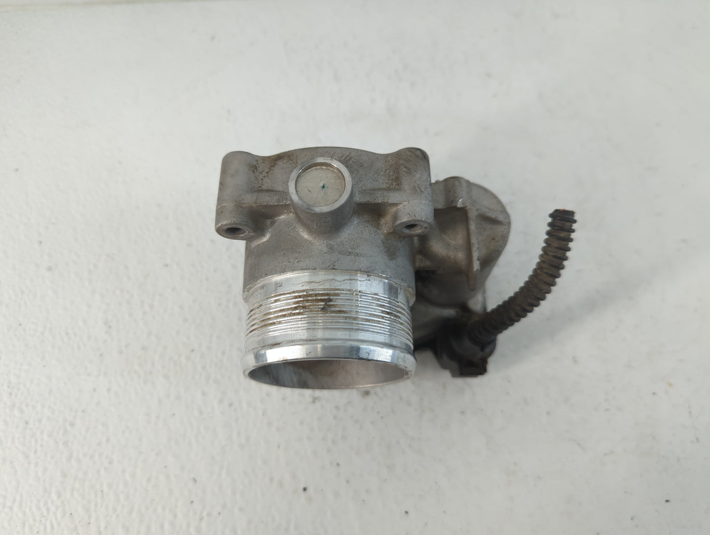 2014-2017 Volkswagen Jetta Throttle Body P/N:06K 133 06 Fits Fits 2014 2015 2016 2017 OEM Used Auto Parts - Oemusedautoparts