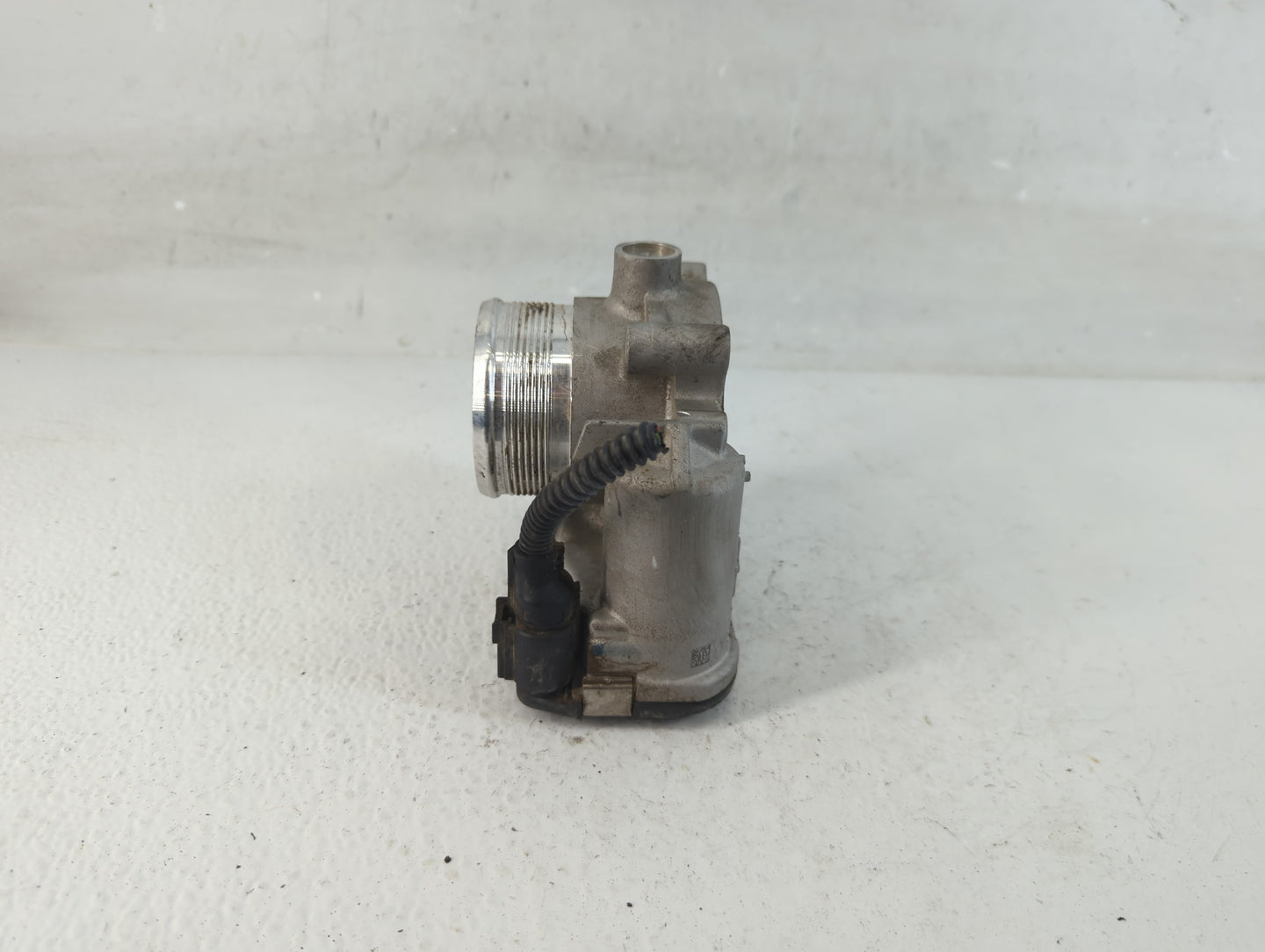 2014-2017 Volkswagen Jetta Throttle Body P/N:06K 133 06 Fits Fits 2014 2015 2016 2017 OEM Used Auto Parts - Oemusedautoparts