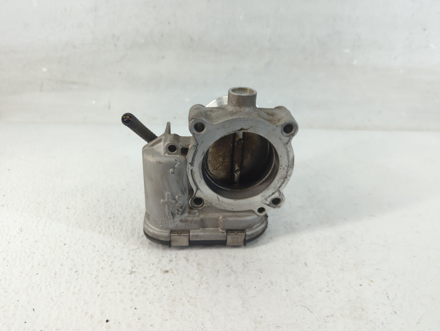 2014-2017 Volkswagen Jetta Throttle Body P/N:06K 133 06 Fits Fits 2014 2015 2016 2017 OEM Used Auto Parts - Oemusedautoparts