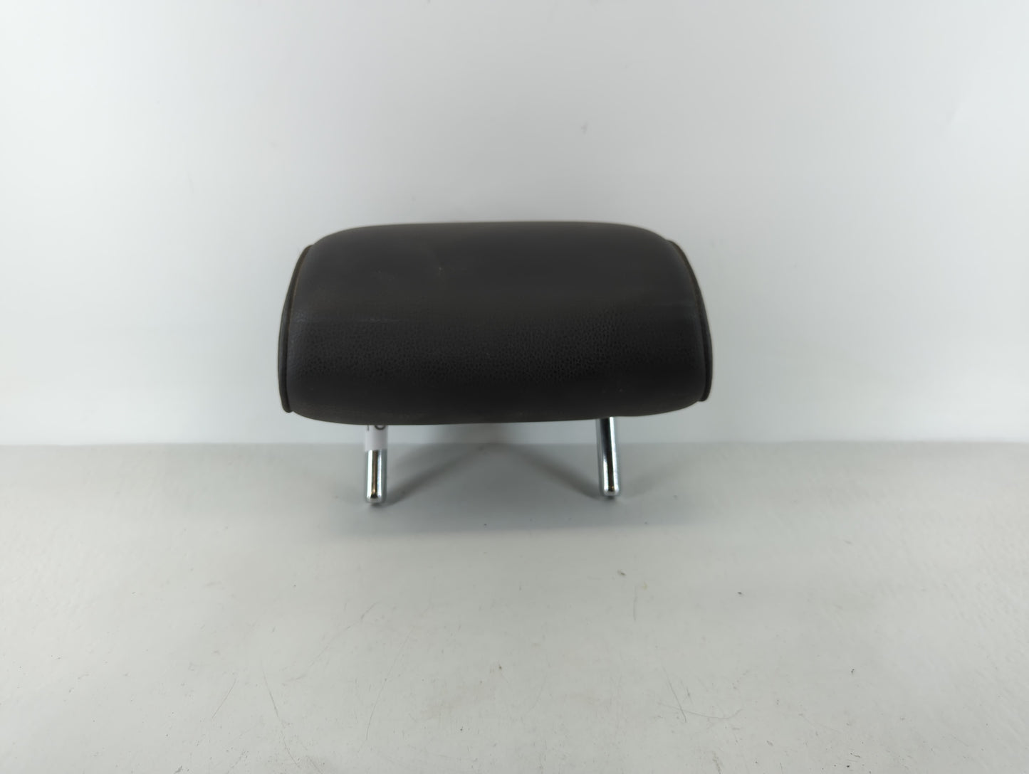 2014 Volkswagen Jetta Headrest Head Rest Rear Center Seat Fits OEM Used Auto Parts - Oemusedautoparts1.com