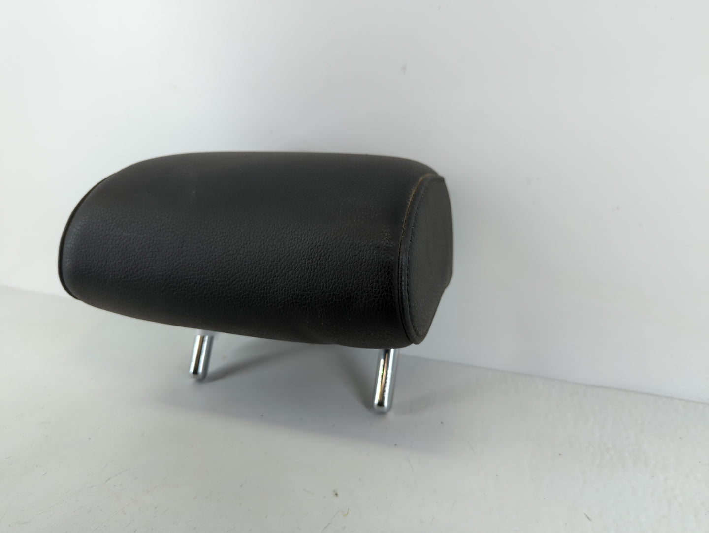 2014 Volkswagen Jetta Headrest Head Rest Rear Center Seat Fits OEM Used Auto Parts - Oemusedautoparts1.com