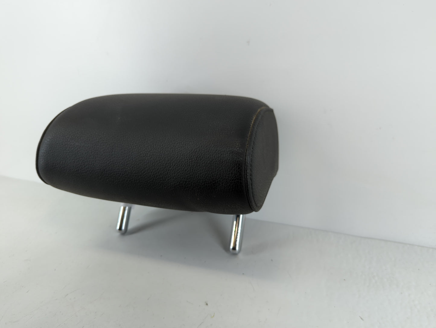 2014 Volkswagen Jetta Headrest Head Rest Rear Center Seat Fits OEM Used Auto Parts - Oemusedautoparts1.com