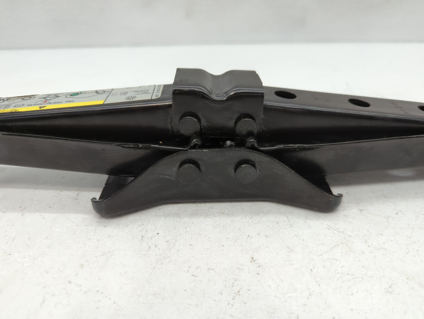 2014 Volkswagen Jetta Spare Scissor Car Jack - Oemusedautoparts1.com