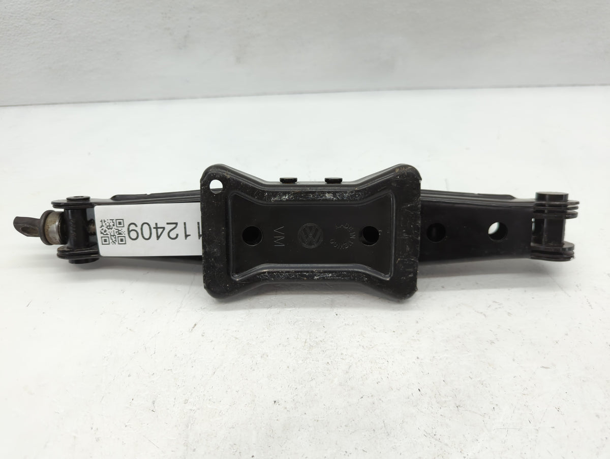 2014 Volkswagen Jetta Spare Scissor Car Jack 1112409 - Oemusedautoparts1.com