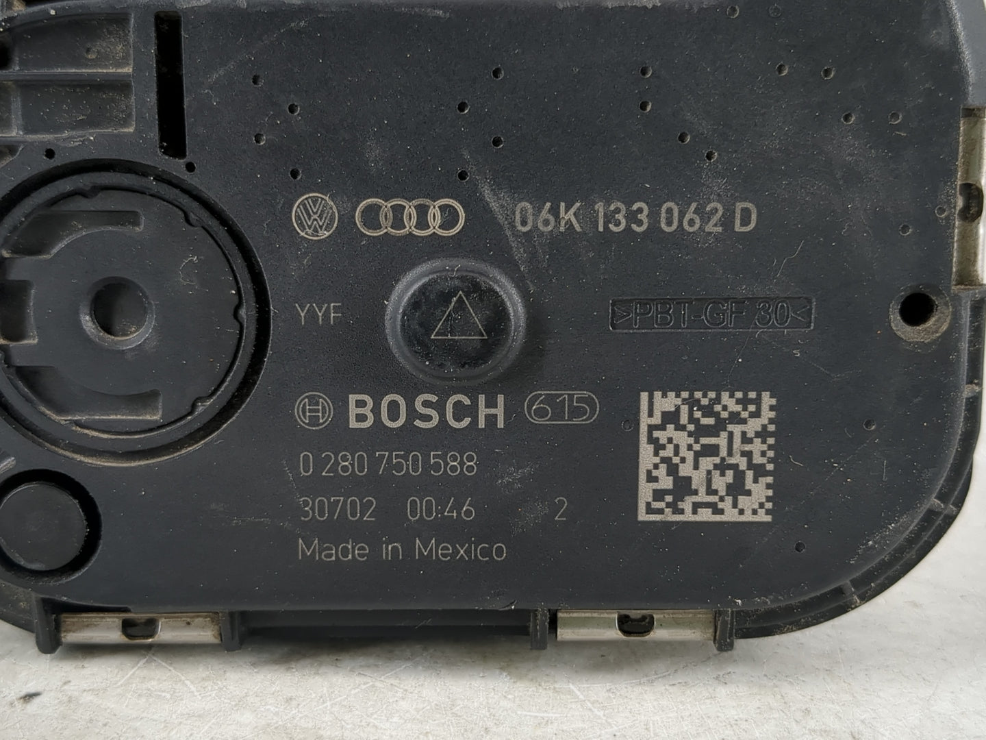 2014-2017 Volkswagen Jetta Throttle Body P/N:06K 133 062 D 06K 133 06 Fits Fits 2014 2015 2016 2017 OEM Used Auto Parts - Oe