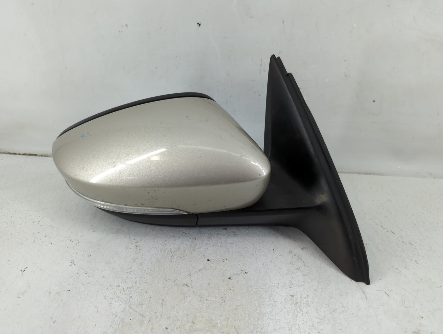 2011-2016 Volkswagen Jetta Passenger Side View Mirror - Right Door Mirror OEM Used - Oemusedautoparts1.com