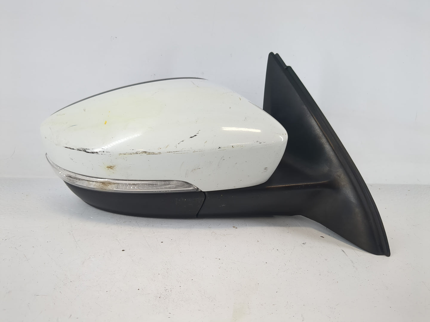 2011-2016 Volkswagen Jetta Passenger Side View Mirror - Right Door Mirror OEM Used - Oemusedautoparts1.com