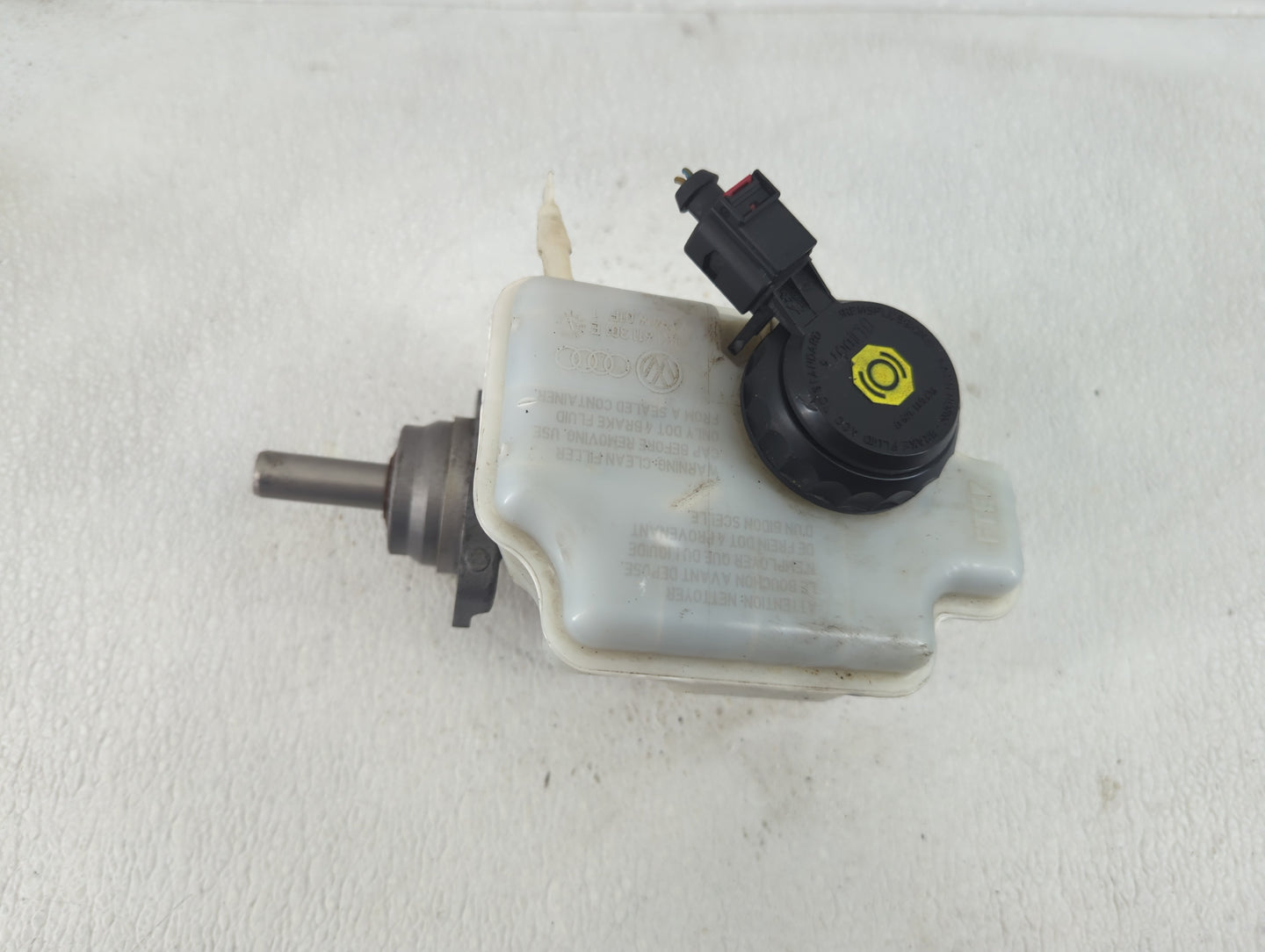 2014 Volkswagen Jetta Brake Master Cylinder - Oemusedautoparts1.com