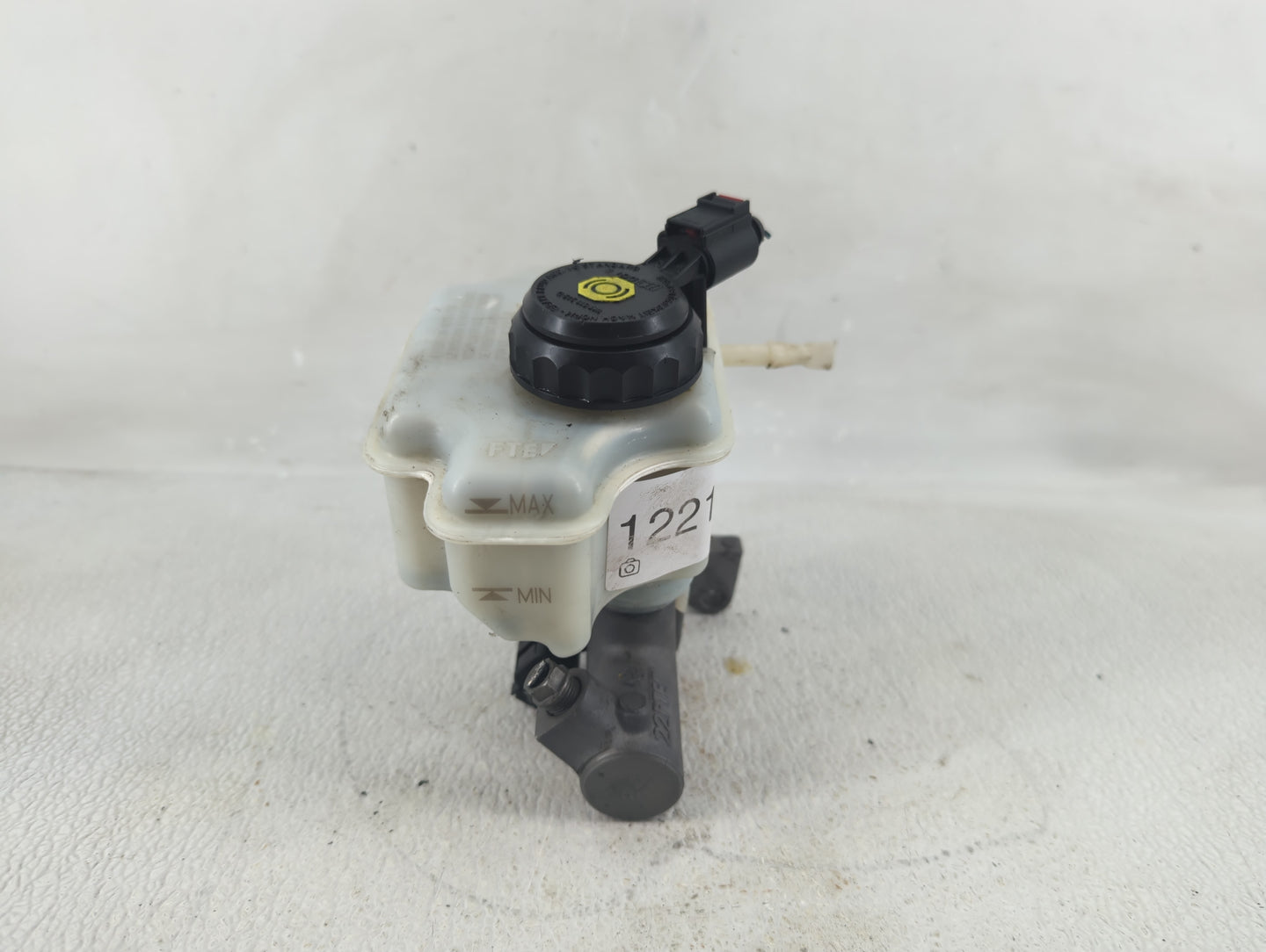2014 Volkswagen Jetta Brake Master Cylinder - Oemusedautoparts1.com