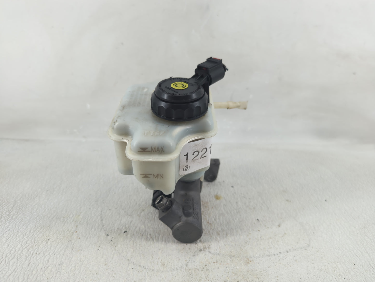 2014 Volkswagen Jetta Brake Master Cylinder - Oemusedautoparts1.com