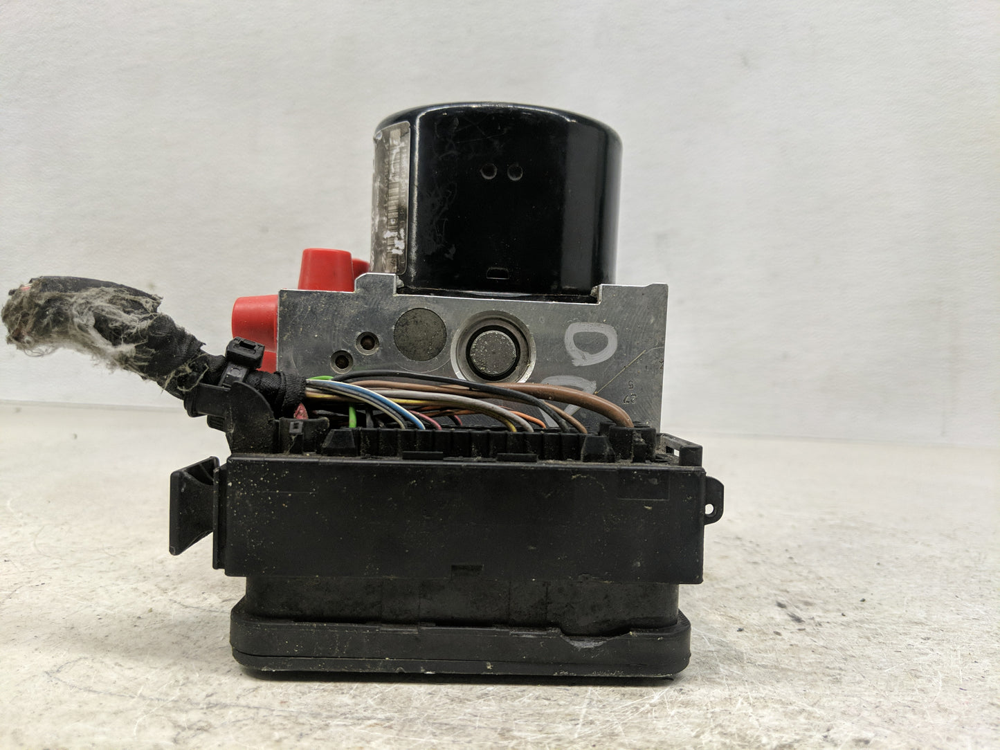 2014 Volkswagen Jetta ABS Pump Control Module Replacement P/N:1K0 907 379 BM 1K0 614 517 EA Fits Fits 2013 2015 OEM Used Aut