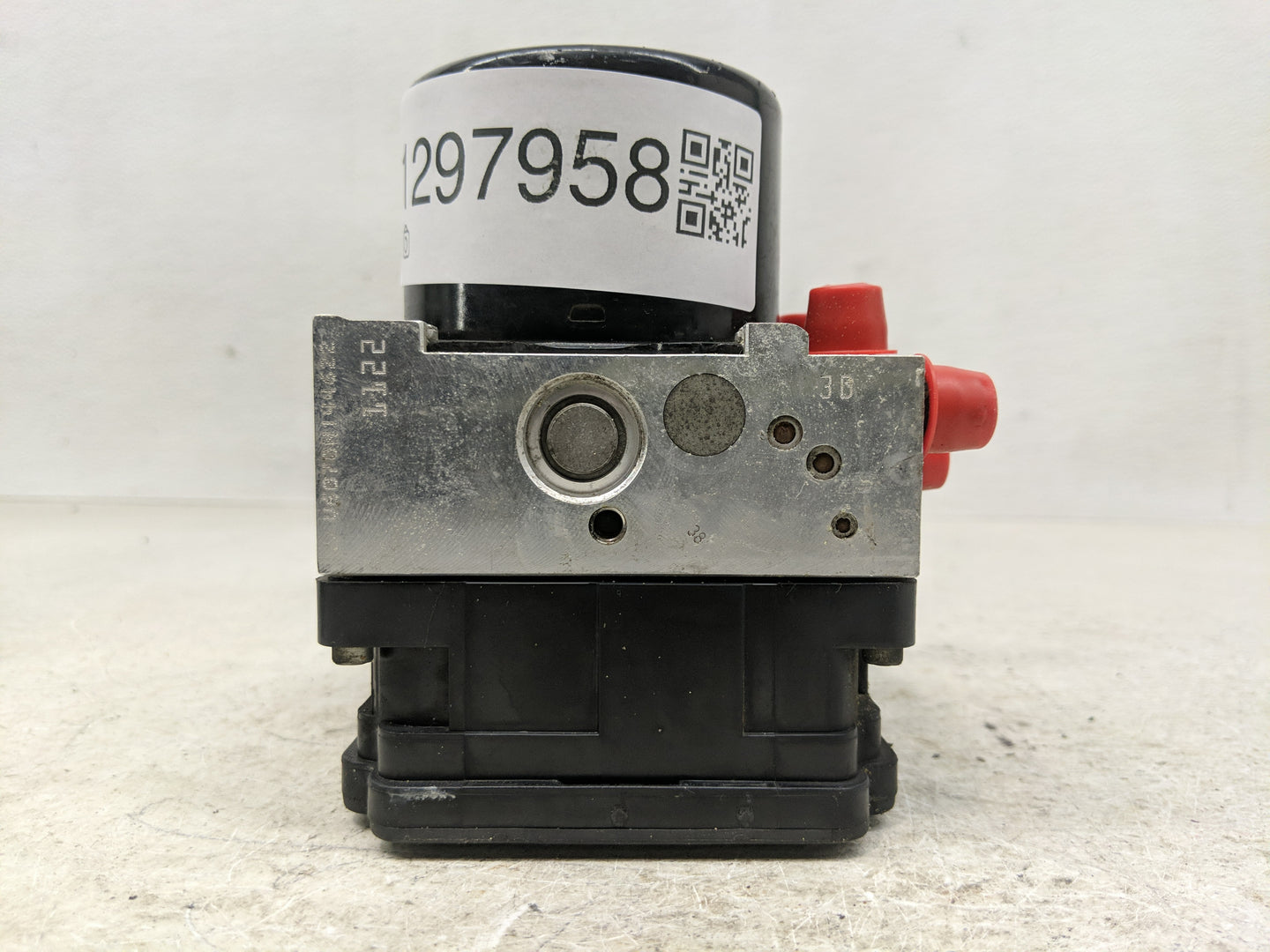 2014 Volkswagen Jetta ABS Pump Control Module Replacement P/N:1K0 907 379 BM 1K0 614 517 EA Fits Fits 2013 2015 OEM Used Aut